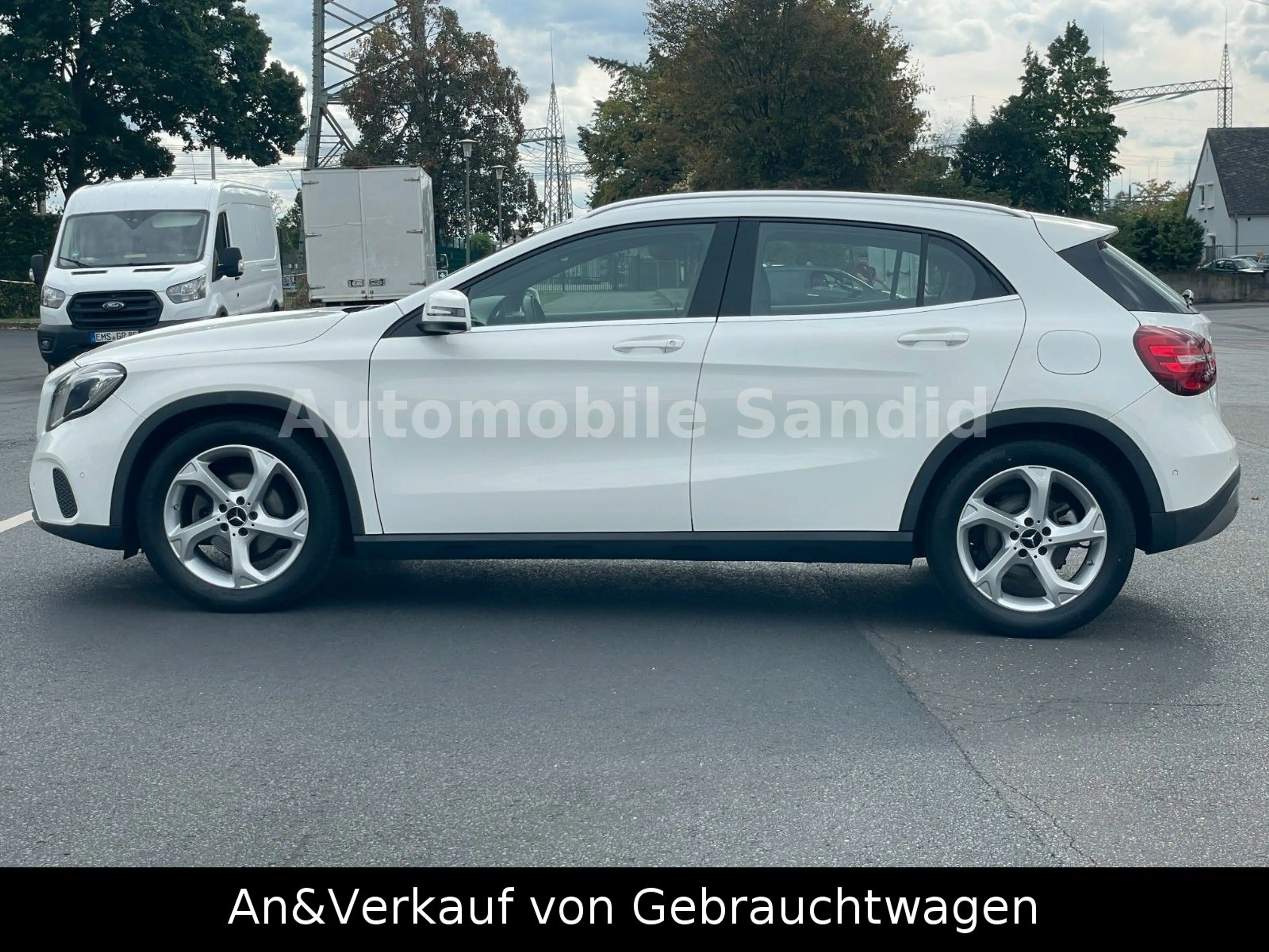 Mercedes-Benz GLA 180 *Navi*Kamera*AHK*LED*SHZ*Klima*AUTOMATIK* — photo 8