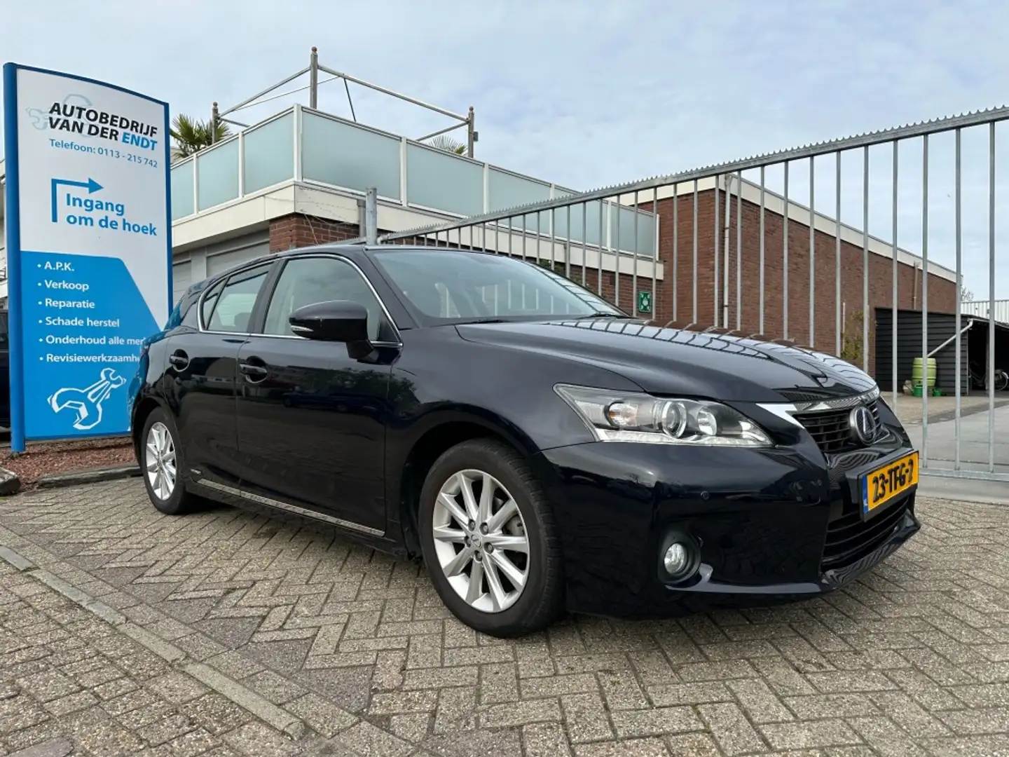 Lexus CT 200h Business Line  Trekhaak  Camera  PDC voor + achter Negro - 2