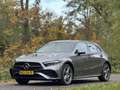 Mercedes-Benz A 250 e AMG Line Grijs - thumbnail 4