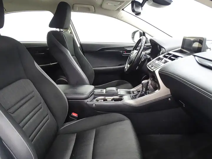 Lexus NX 300h BUSINESS 2WD 2019, foto 18