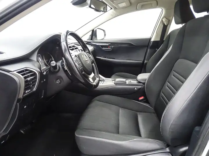 Lexus NX 300h BUSINESS 2WD 2019, foto 9