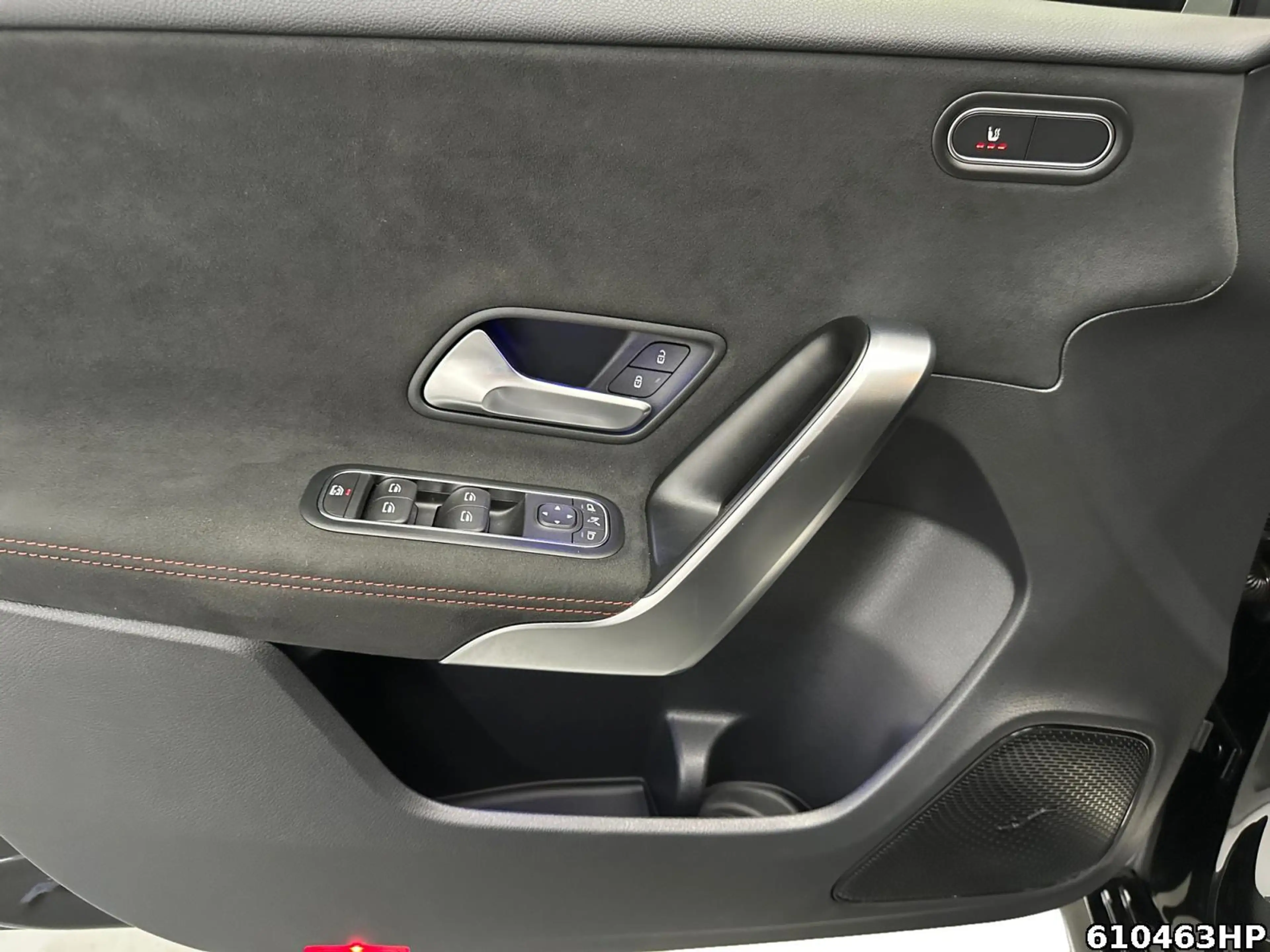 Mercedes-Benz A 180 AMG  Pano Night 360° Multibeam Keyless 19" — photo 9