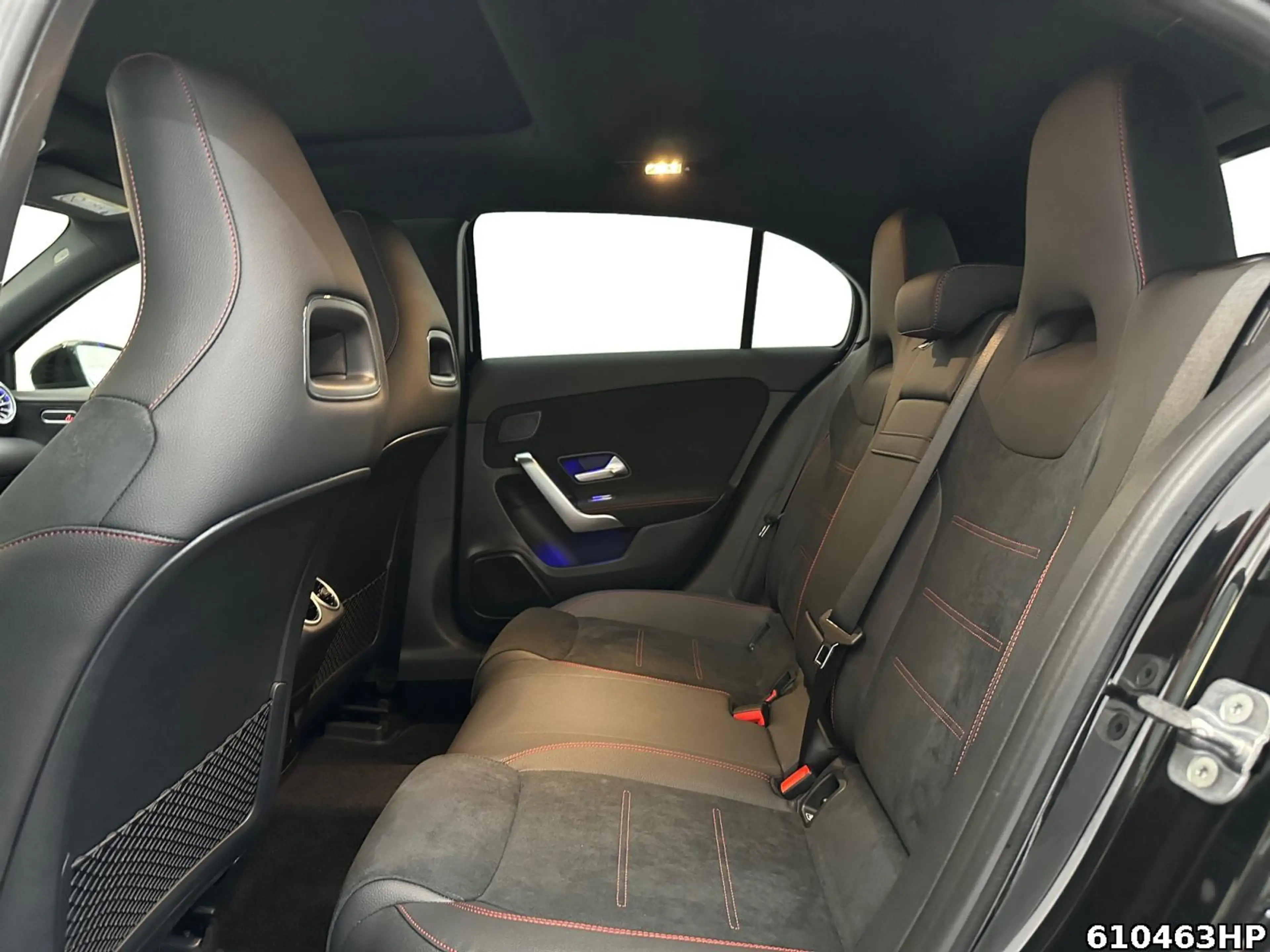 Mercedes-Benz A 180 AMG  Pano Night 360° Multibeam Keyless 19" — photo 11