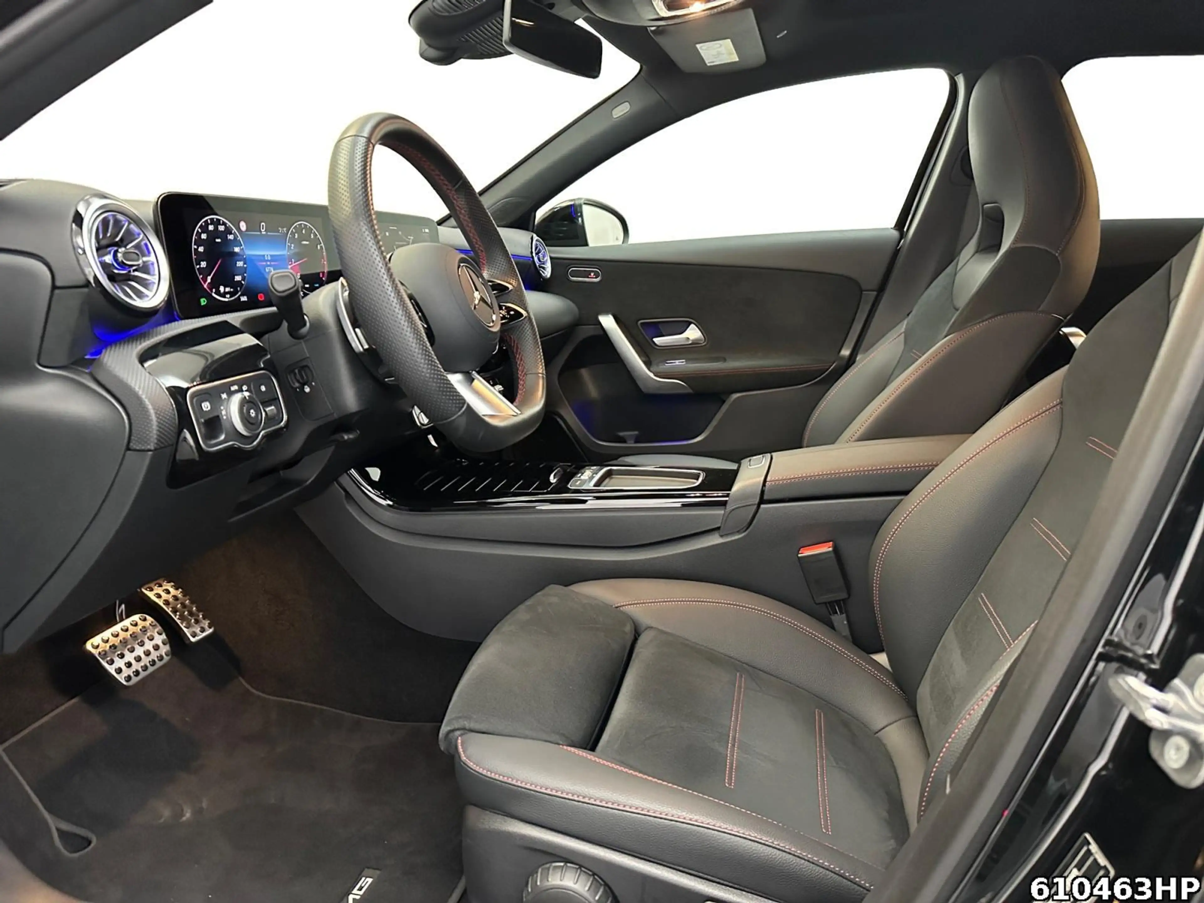 Mercedes-Benz A 180 AMG  Pano Night 360° Multibeam Keyless 19" — photo 8