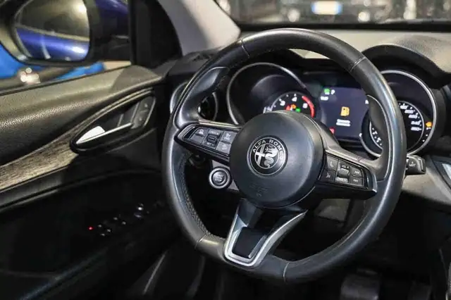 Alfa Romeo Stelvio view 12