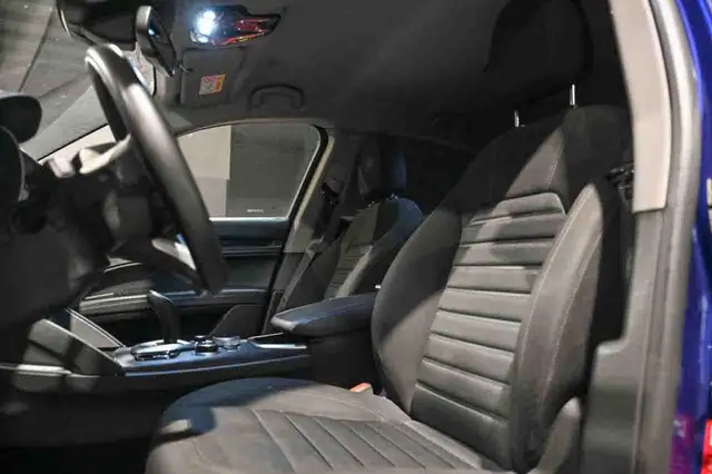 Alfa Romeo Stelvio view 10