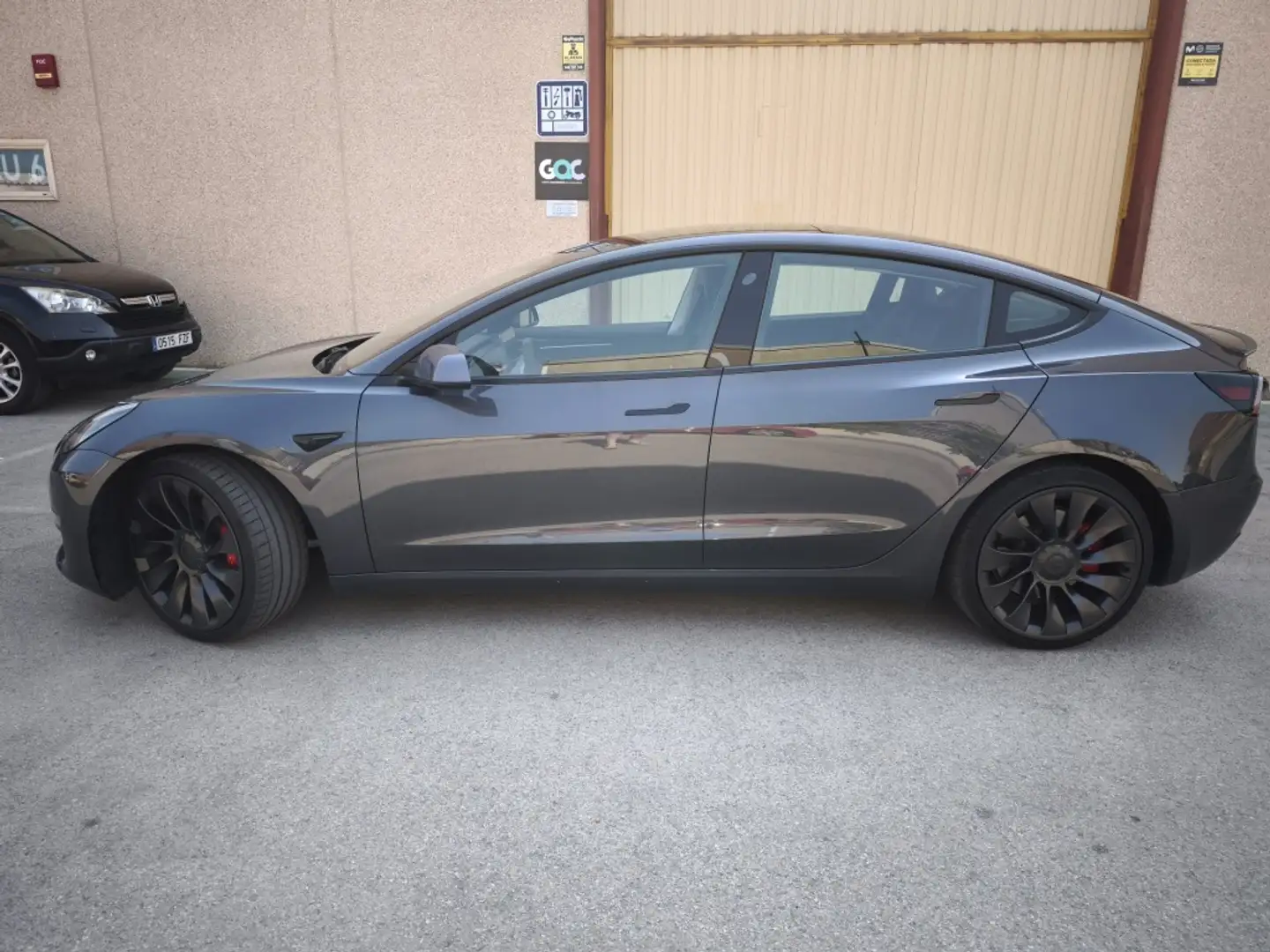 Tesla Model 3 Long-Range Dual Motor Performance AWD Gris - 2