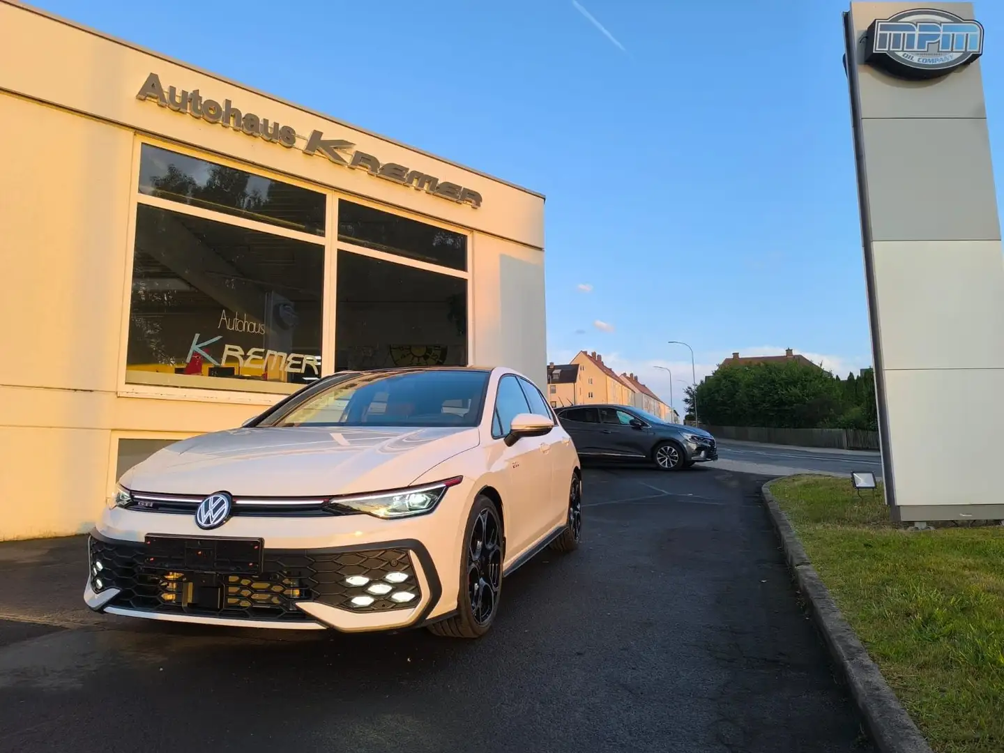 Volkswagen Golf GTI 195KW-AHK-Pano-IQLight-H&K Weiß - 1
