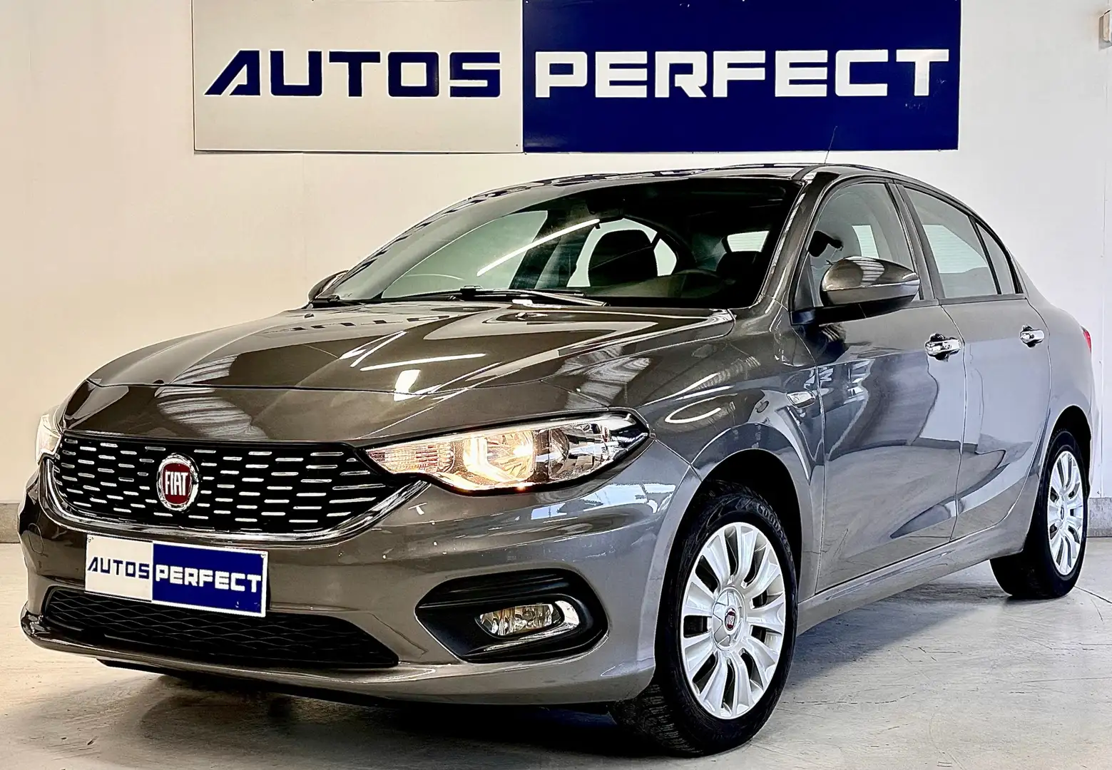 Fiat Tipo 1.4i 70KW AIRCO LED PDC BLUETOOTH CARPASS Gris - 1
