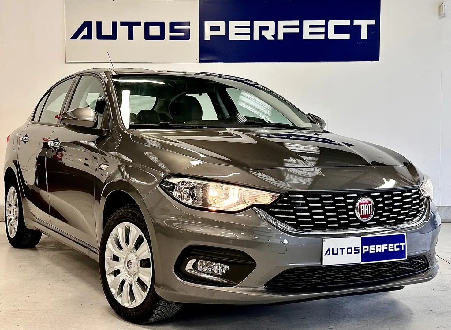 Fiat Tipo 1.4i 70KW AIRCO LED PDC BLUETOOTH CARPASS Gris - 2