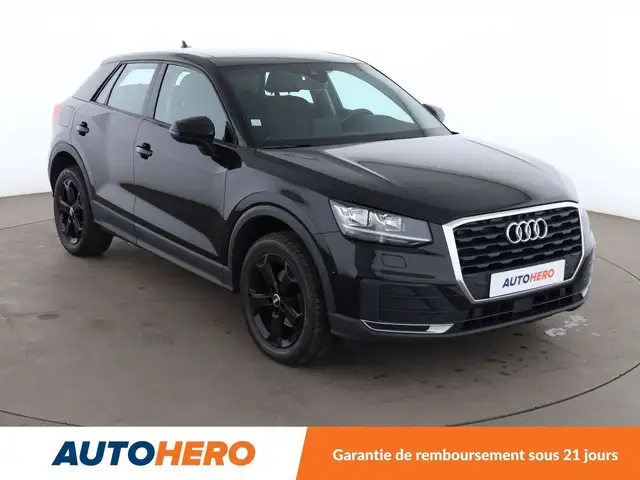 Audi Q2 view 8