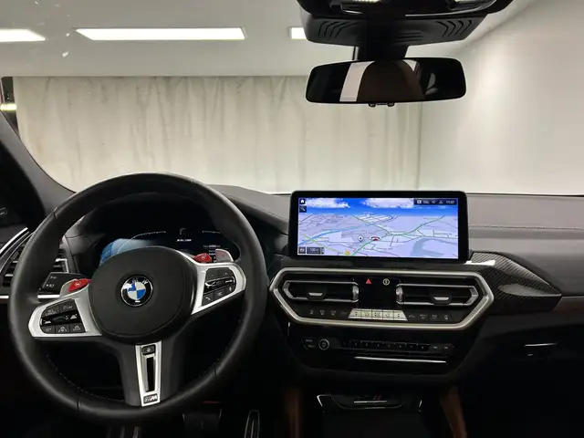 BMW X4 M view 5