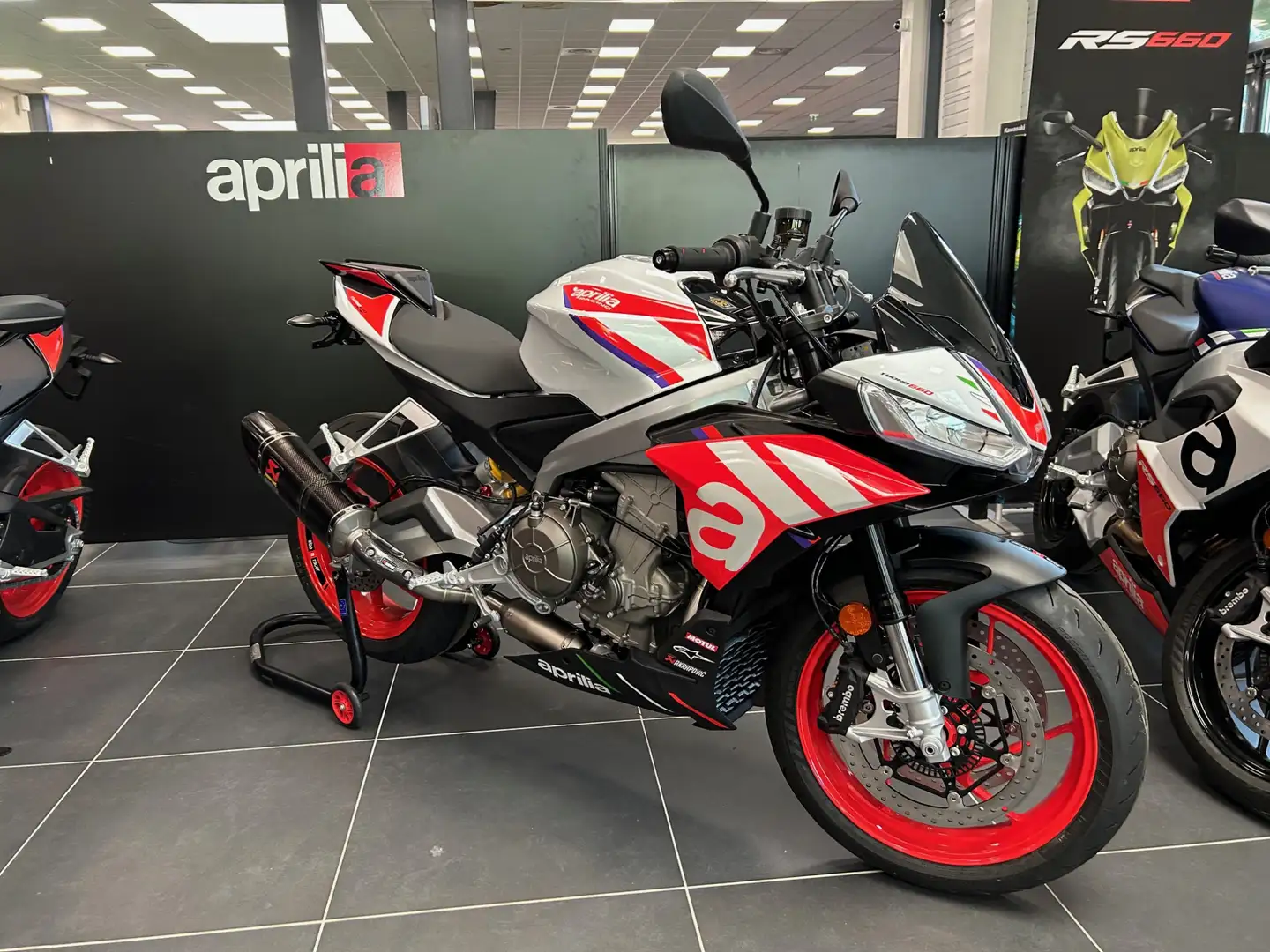 Aprilia Tuono Blanc - 1