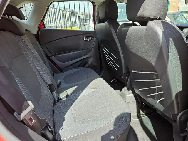 Renault Captur view 12