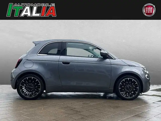 Fiat 500E view 3