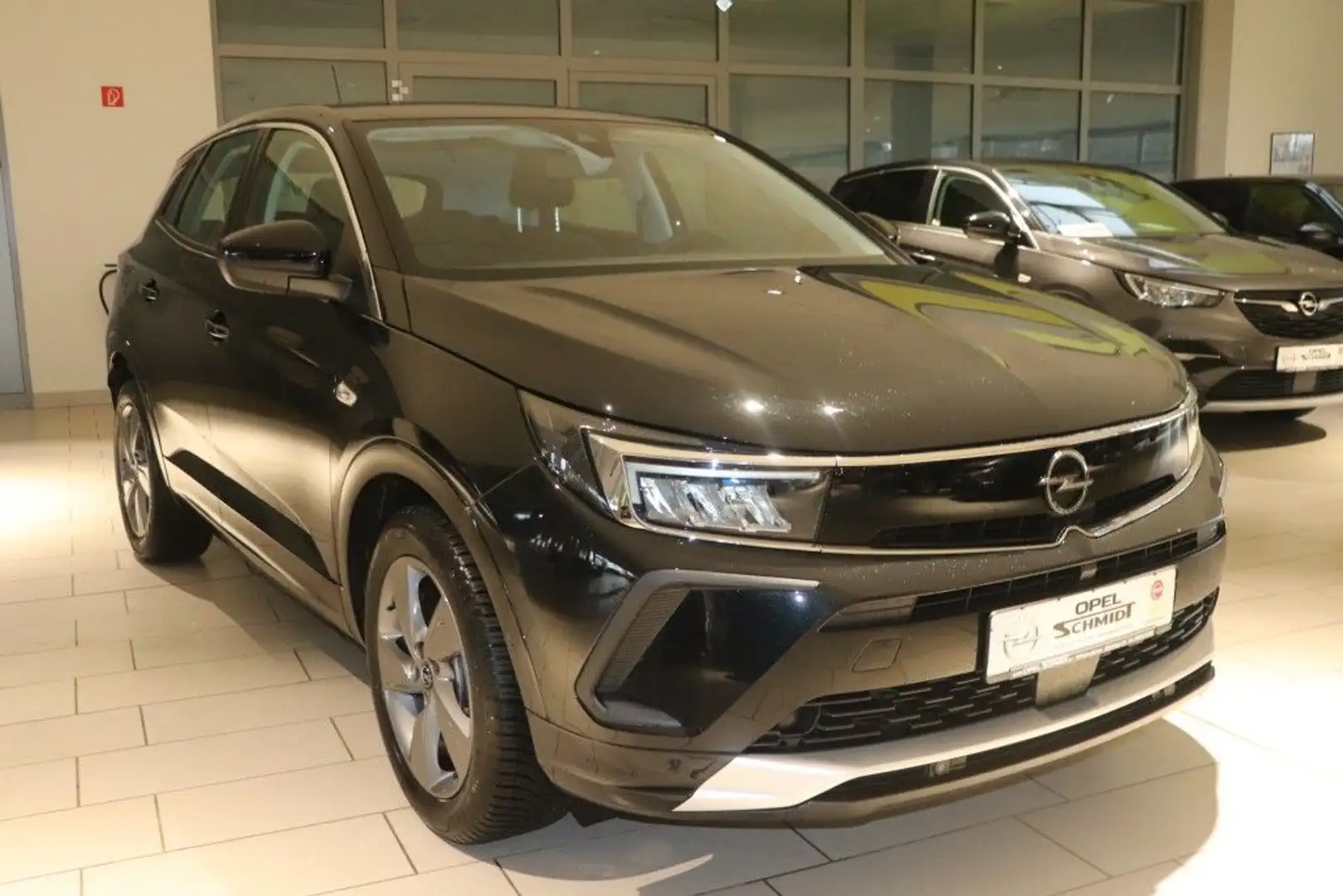 Opel Grandland 1.2 DI Enjoy Noir - 2