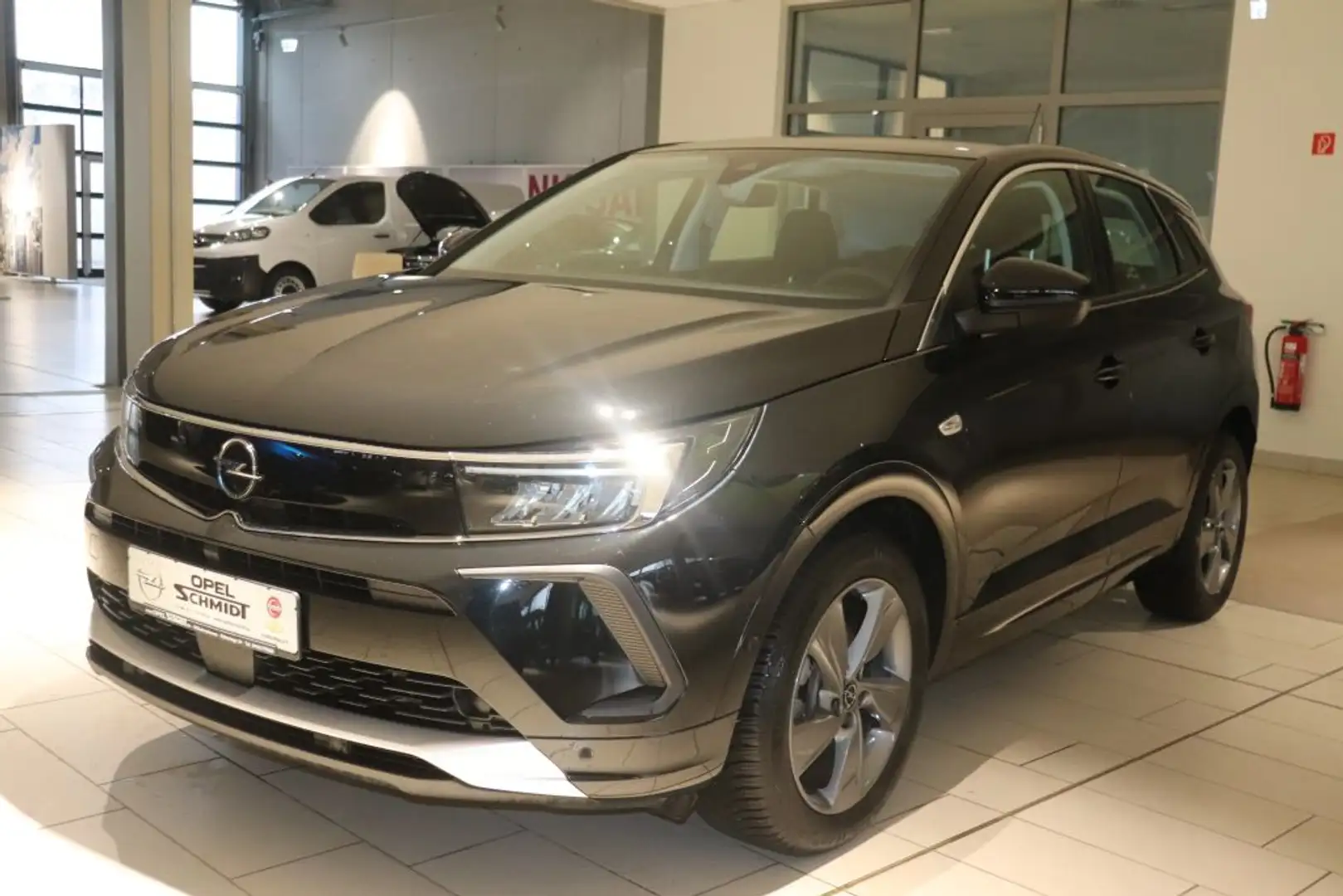 Opel Grandland 1.2 DI Enjoy Noir - 1