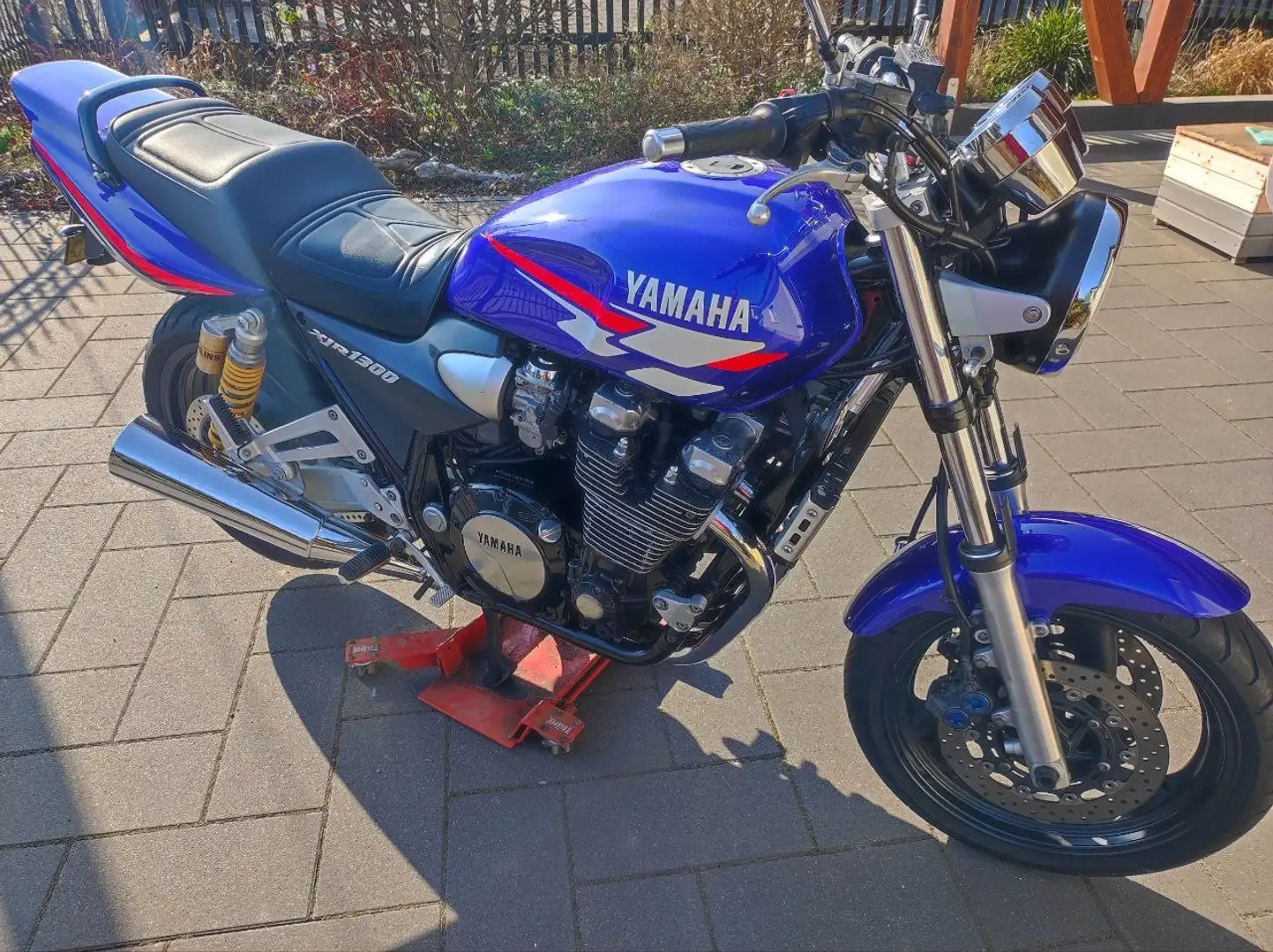 Yamaha XJR 1300 SP Sondermodell „Christian Sarron“ Albastru - 2