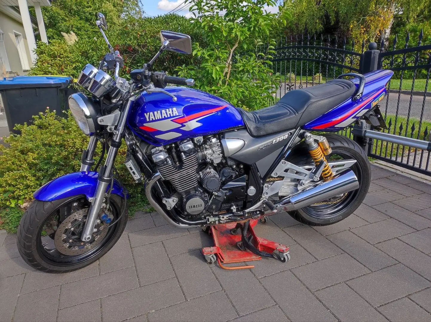 Yamaha XJR 1300 SP Sondermodell „Christian Sarron“ Albastru - 1
