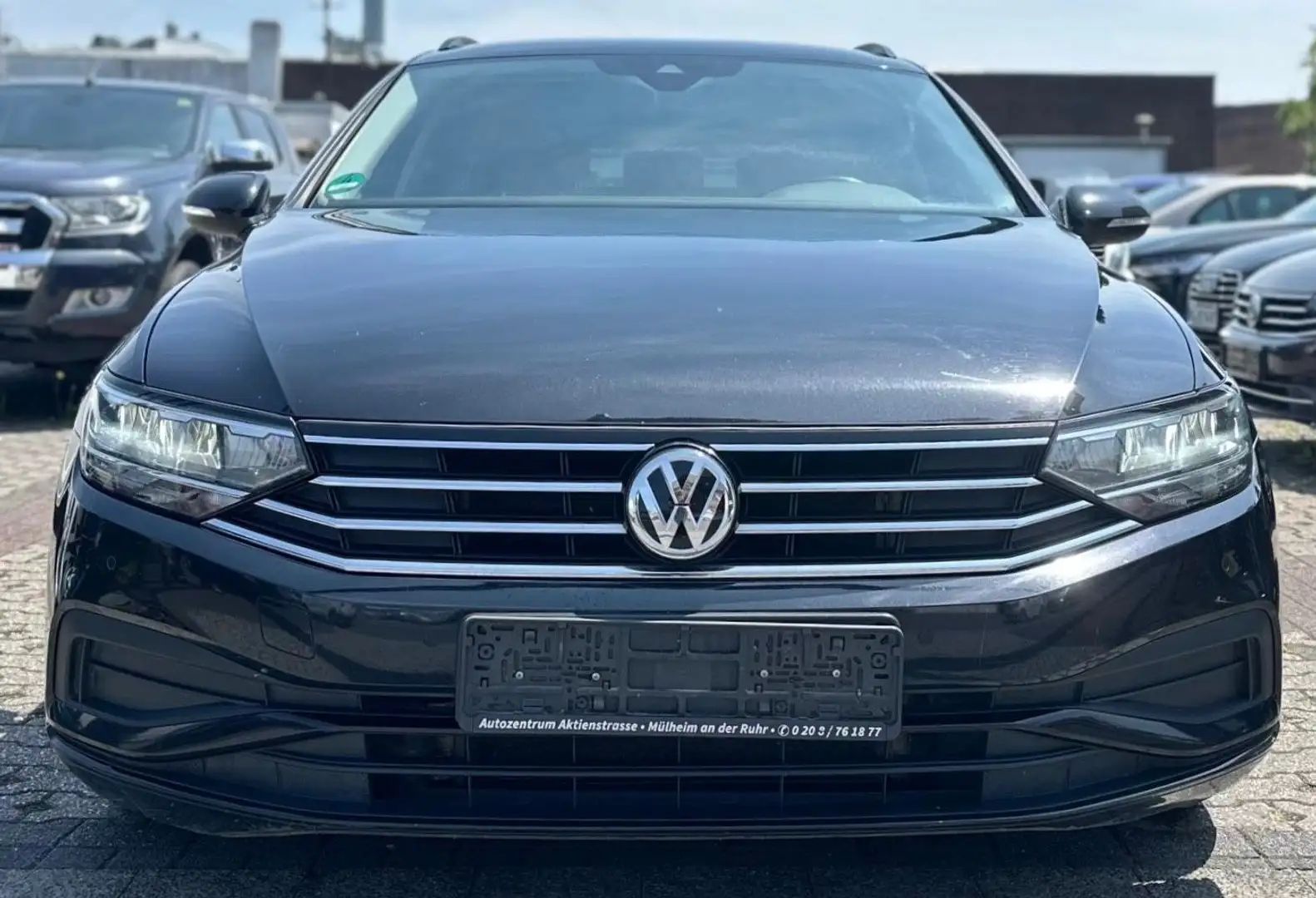 Volkswagen Passat Variant PASSAT  VARIANT NAVI-AUTOMATIK-PDC-SHZ-TEMPOMAT- Noir - 2