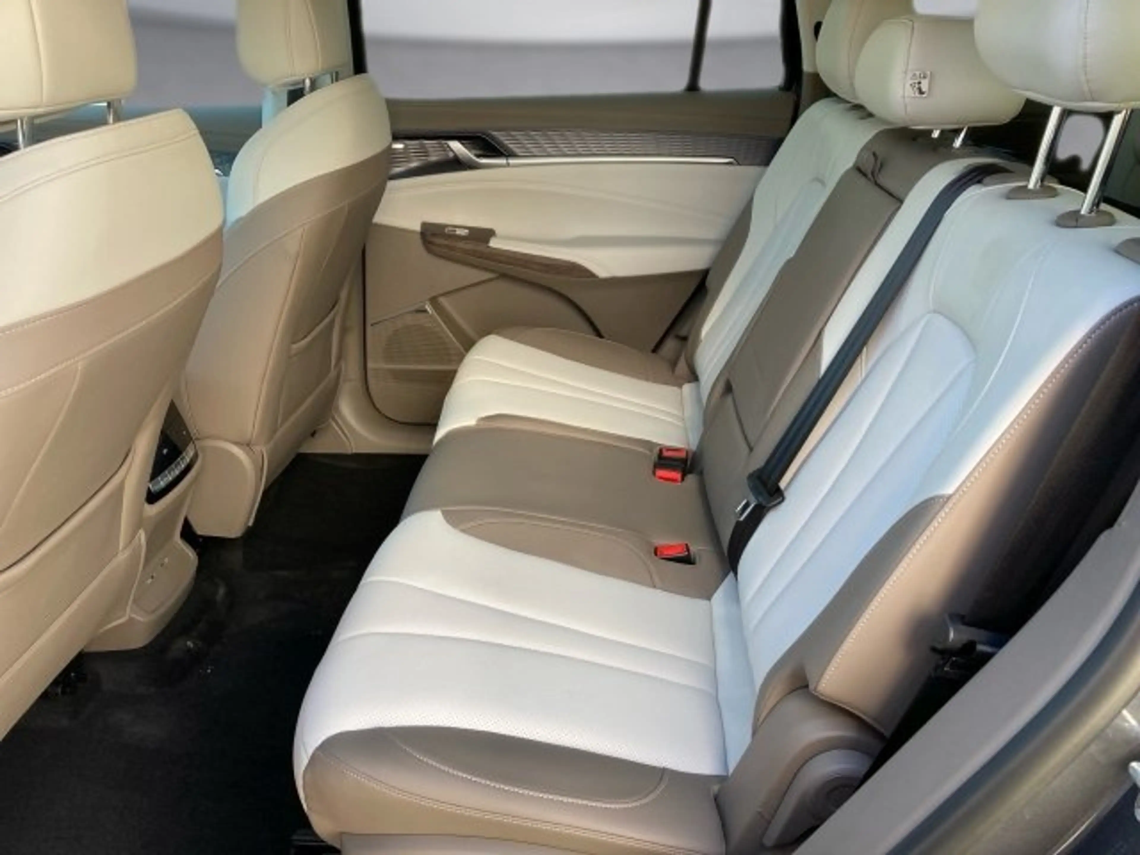MG MGS9 PHEV Luxury MY25 Österreich Paket EV/PHEV — photo 11