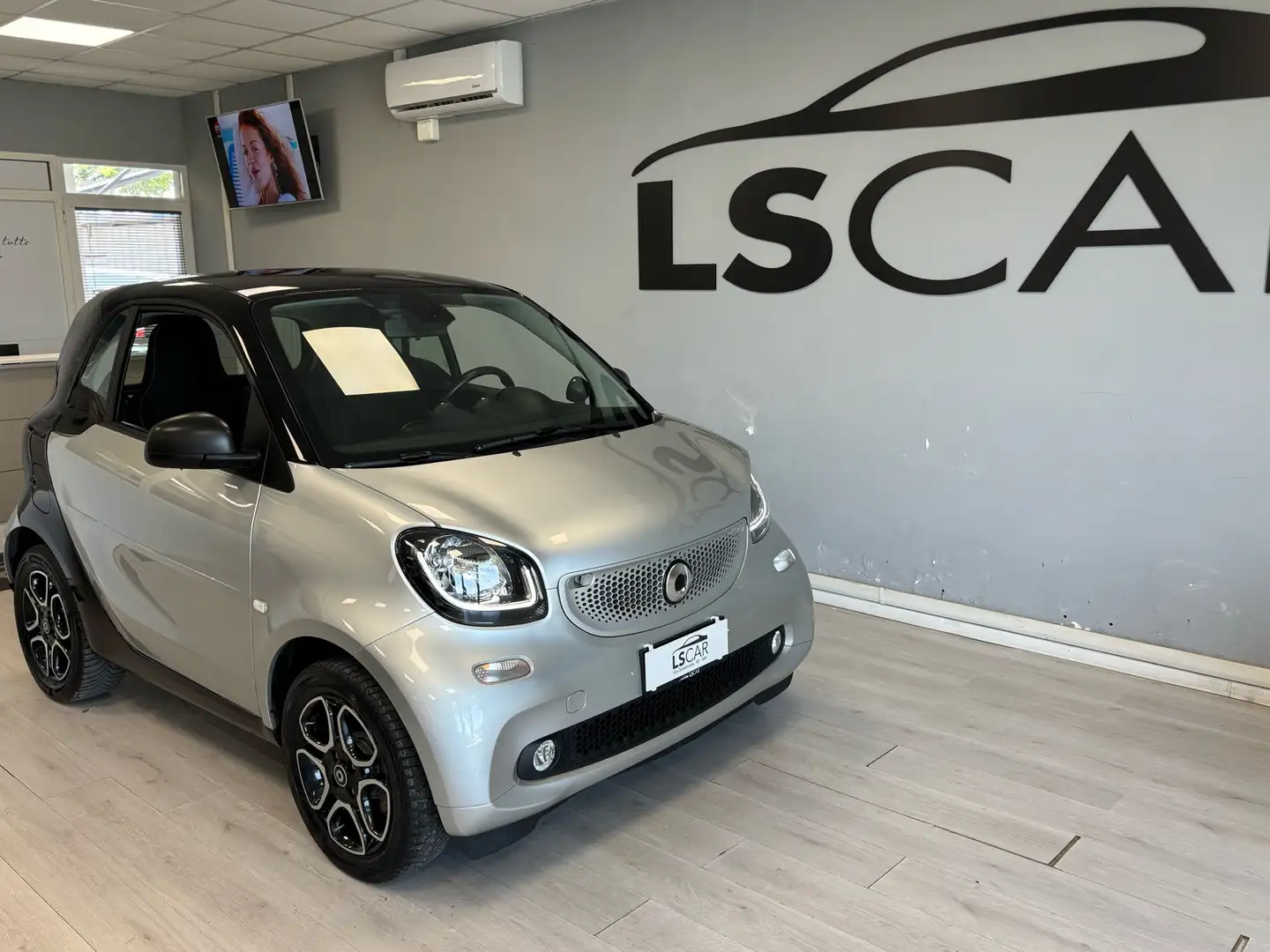 smart forTwo 0.9 t Passion 90cv~Turbo~Unipro~Promofinanziamento Grijs - 1