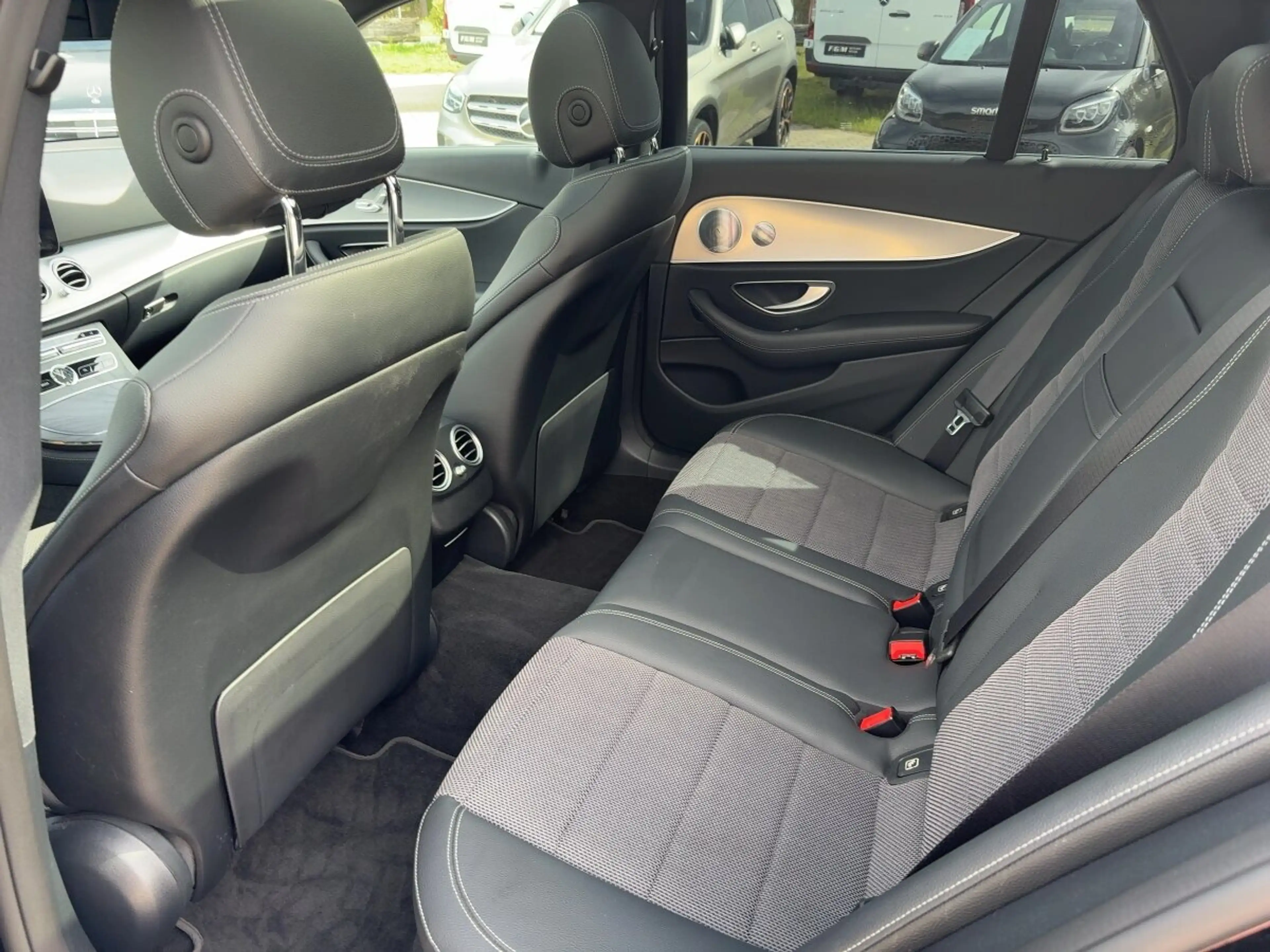 Mercedes-Benz E 450 E 450 T AMG+COM+PANO+DIST+BURM+360+ABC+KEYG+AEMO — photo 11