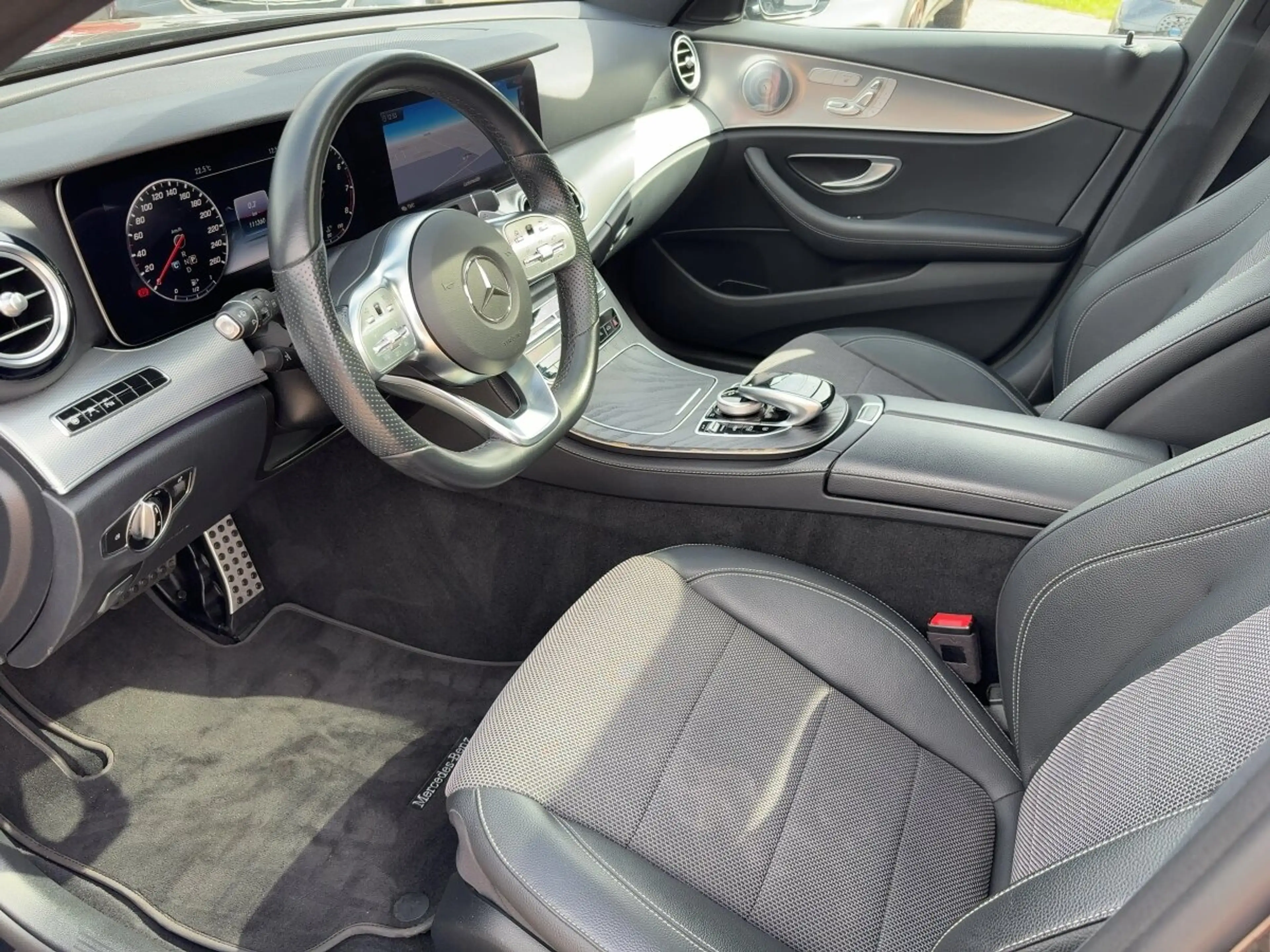Mercedes-Benz E 450 E 450 T AMG+COM+PANO+DIST+BURM+360+ABC+KEYG+AEMO — photo 10