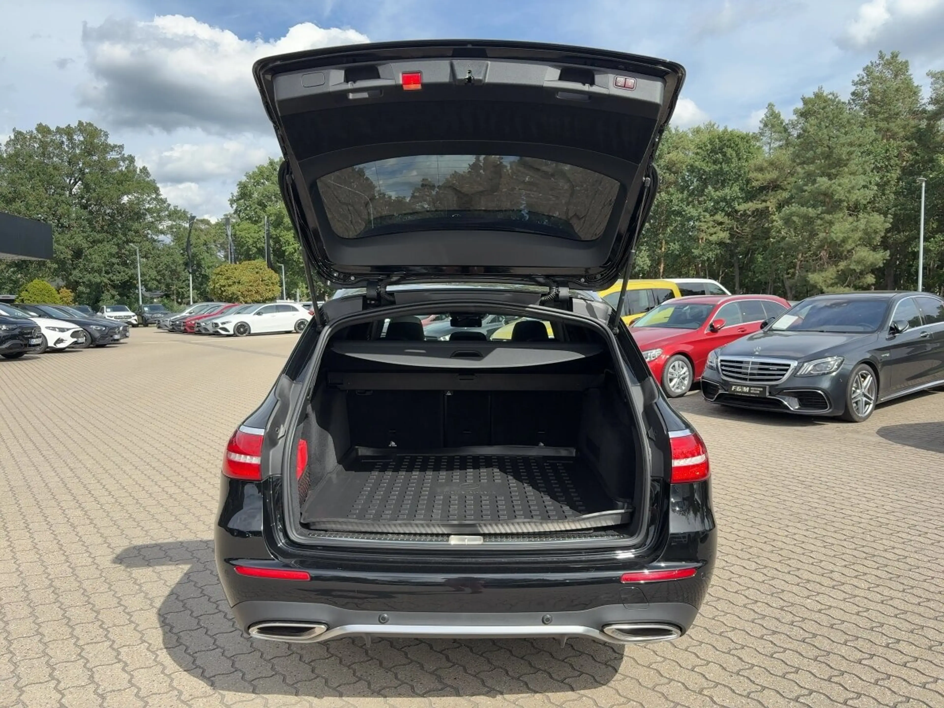 Mercedes-Benz E 450 E 450 T AMG+COM+PANO+DIST+BURM+360+ABC+KEYG+AEMO — photo 9