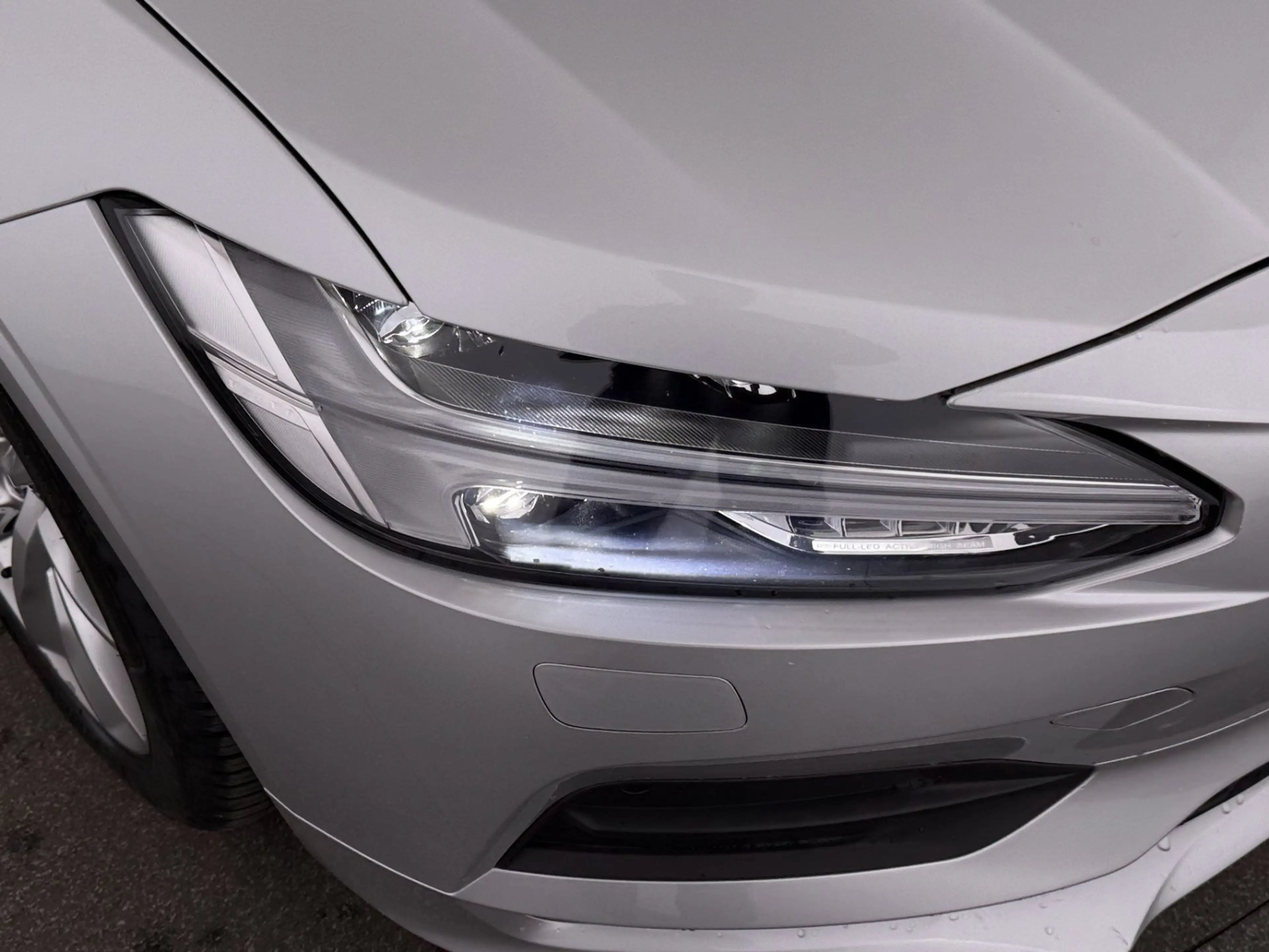 Volvo S90 D3 Momentum Pro Aut LED AHK RADAR NAV SITZHZG — photo 13
