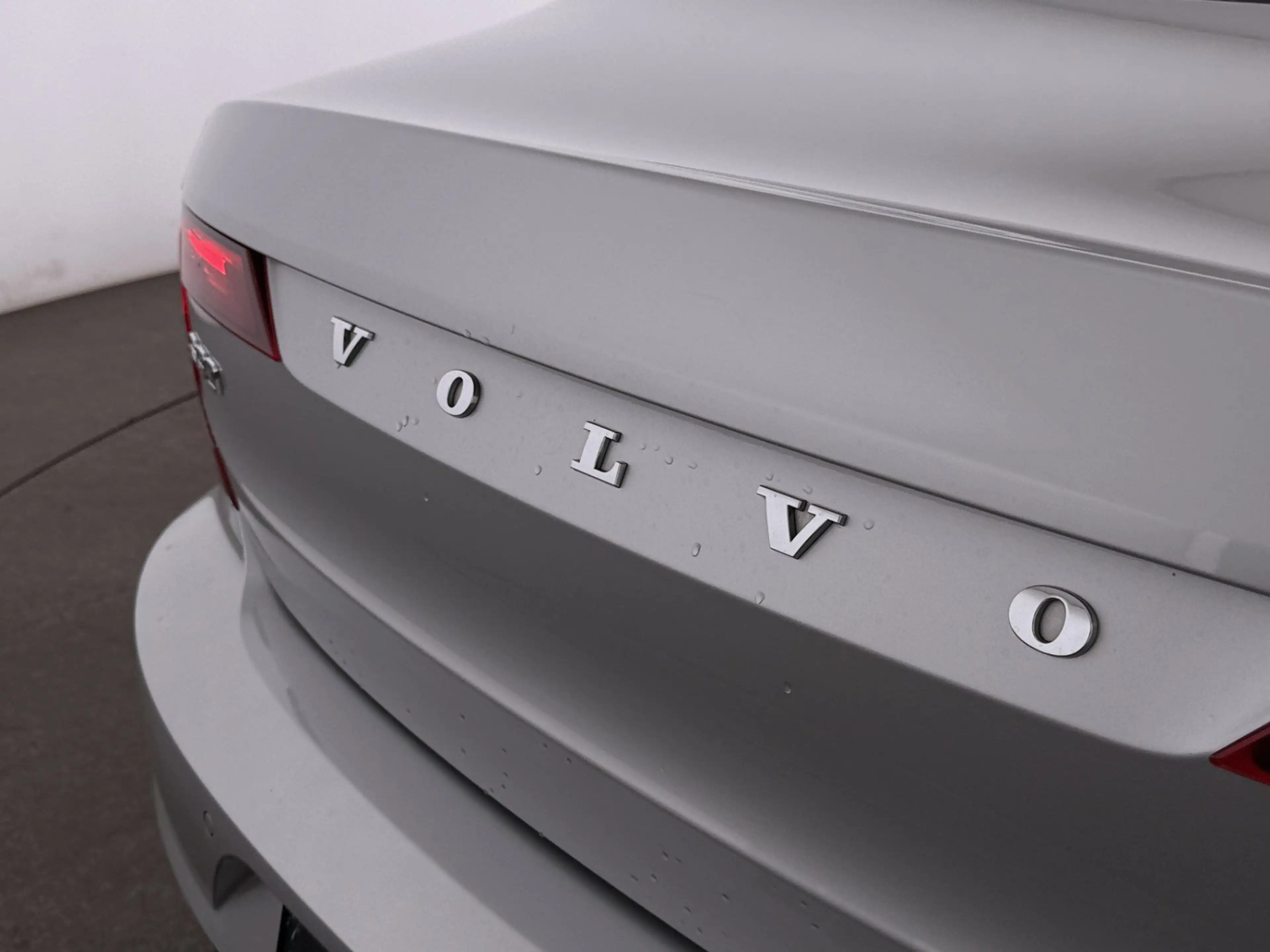 Volvo S90 D3 Momentum Pro Aut LED AHK RADAR NAV SITZHZG — photo 11