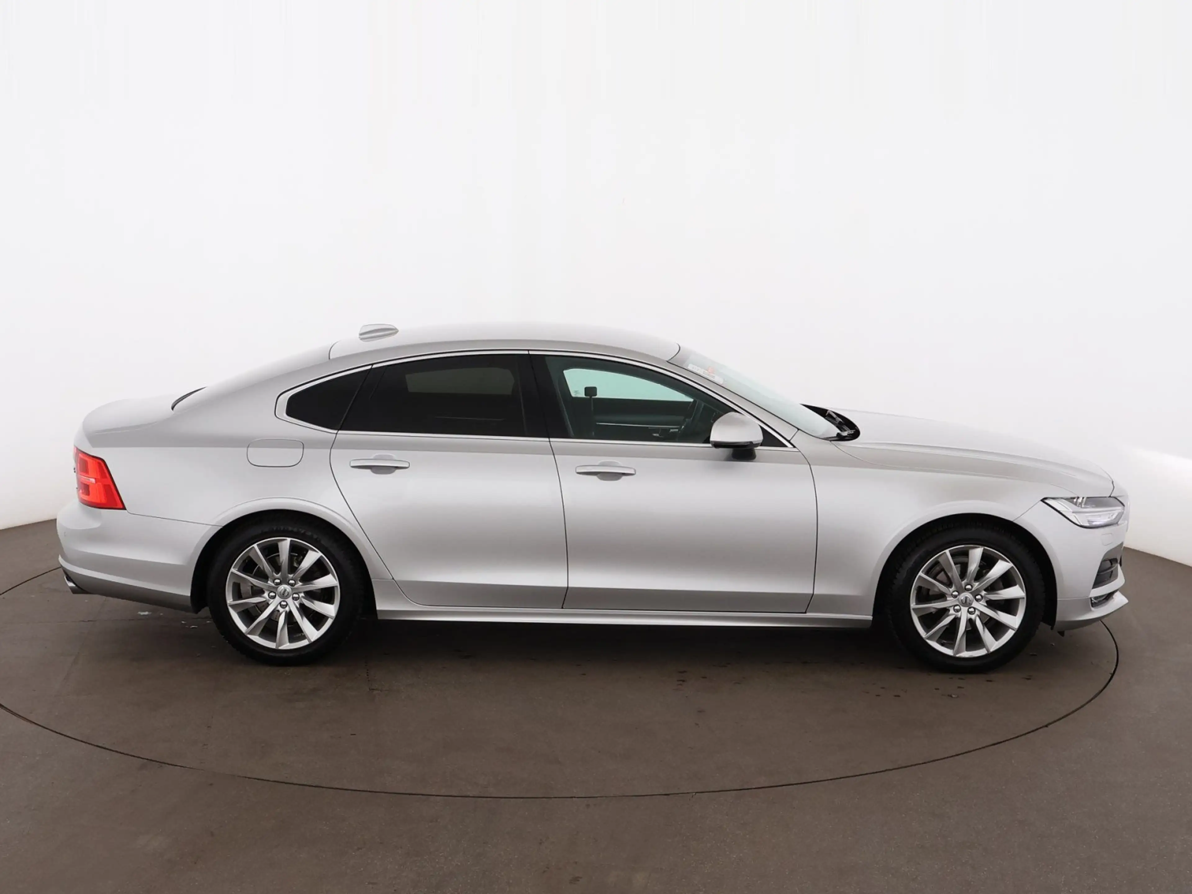 Volvo S90 D3 Momentum Pro Aut LED AHK RADAR NAV SITZHZG — photo 10
