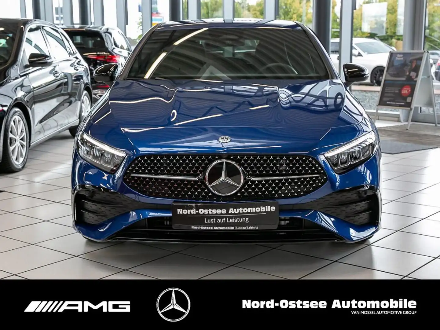 Mercedes-Benz A 250 4M AMG Premium Night Keyless LED 19" SHZ Bleu - 2