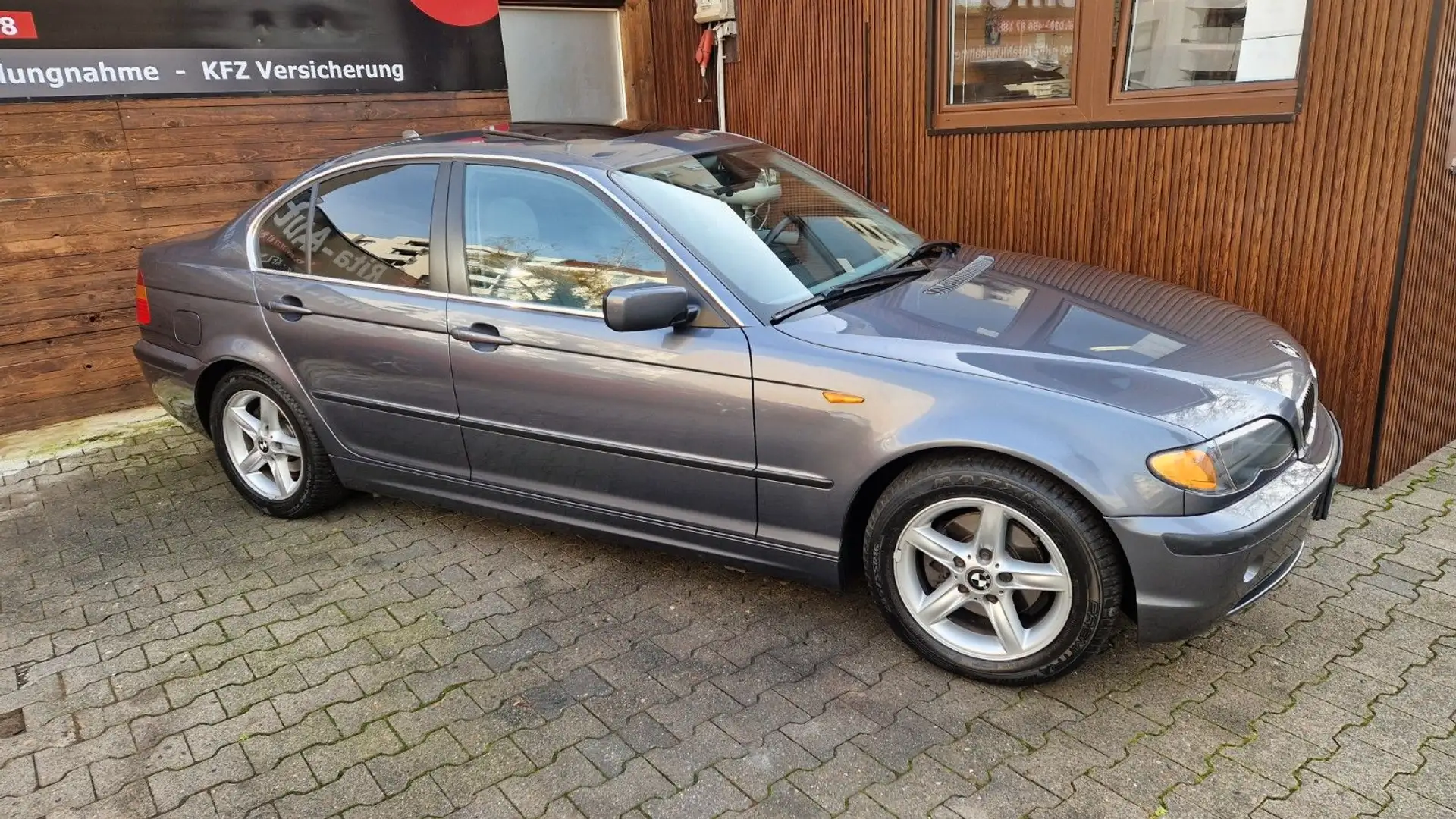 BMW 320 Baureihe 3 Lim. 320i Automatik, Schiebedach Grau - 2