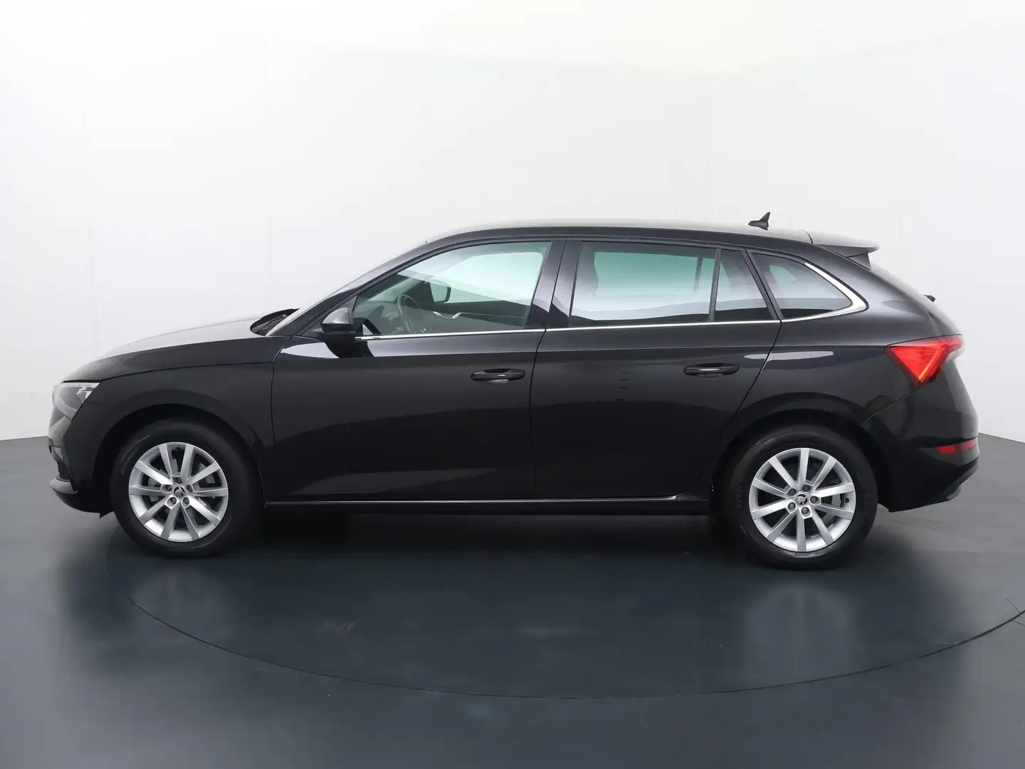 Skoda Scala 1.0 TSI Business Edition | 116 PK | Adaptive cruis Zwart - 2