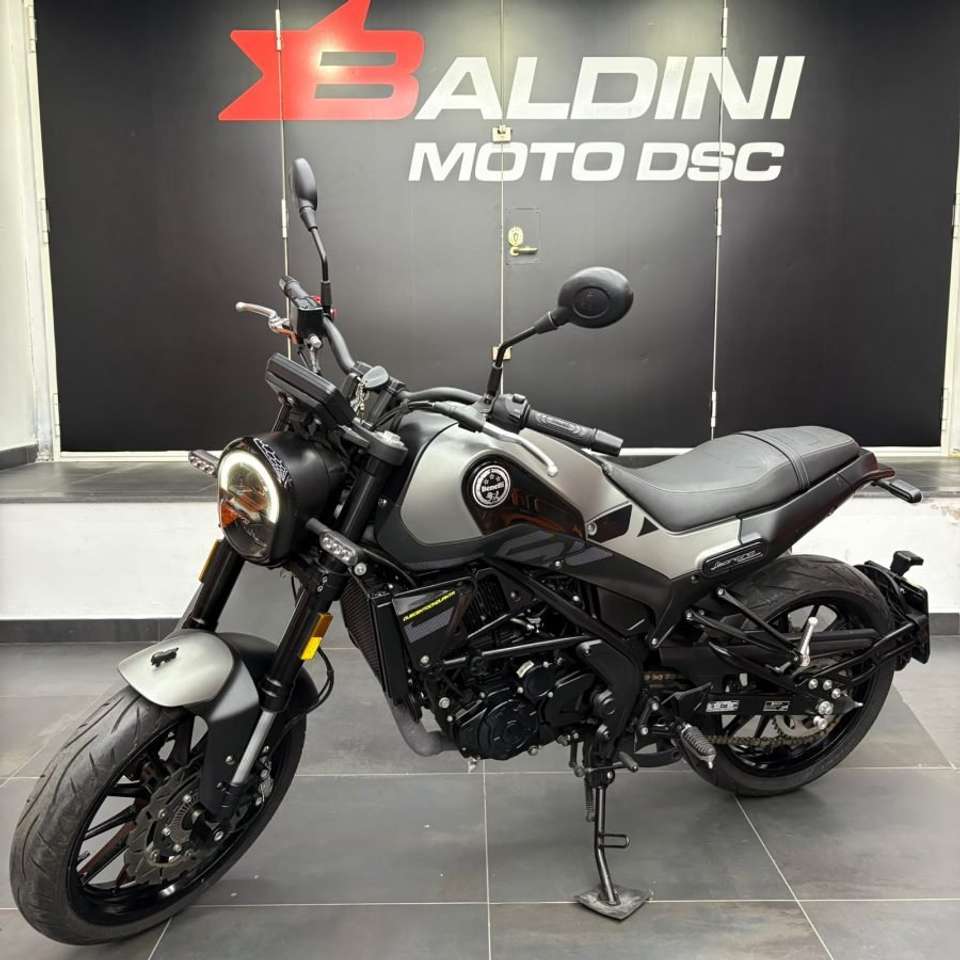 Benelli Leoncino 250