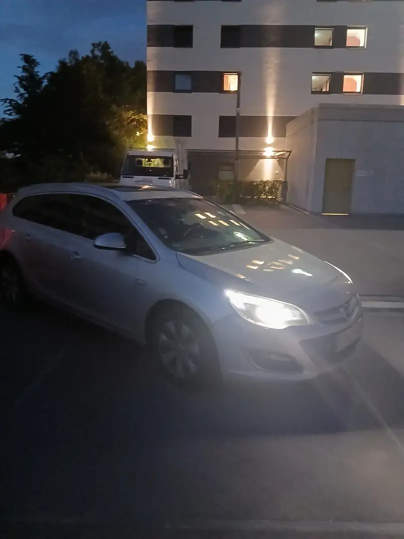 Opel Astra Exklusiv Grau - 1