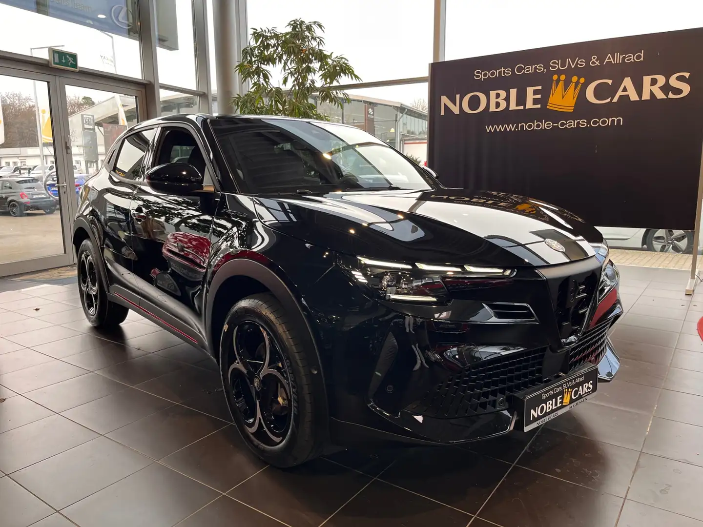 Alfa Romeo Junior Ibrida Speciale - Technologie Paket Чёрный - 1
