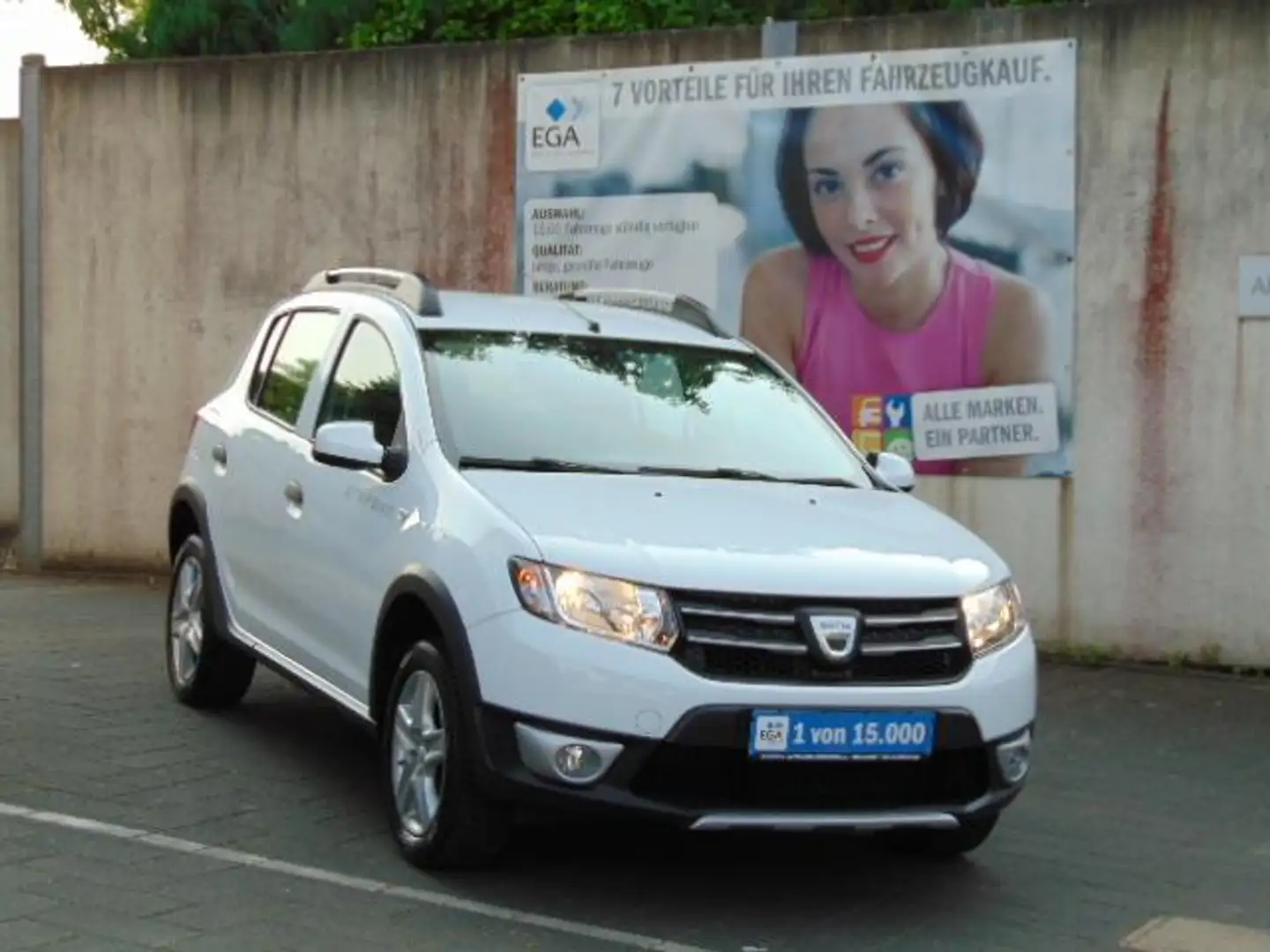 Dacia Sandero Stepway 0.9 TCe 90 Prestige - Navi - PDC - Garanti Weiß - 1