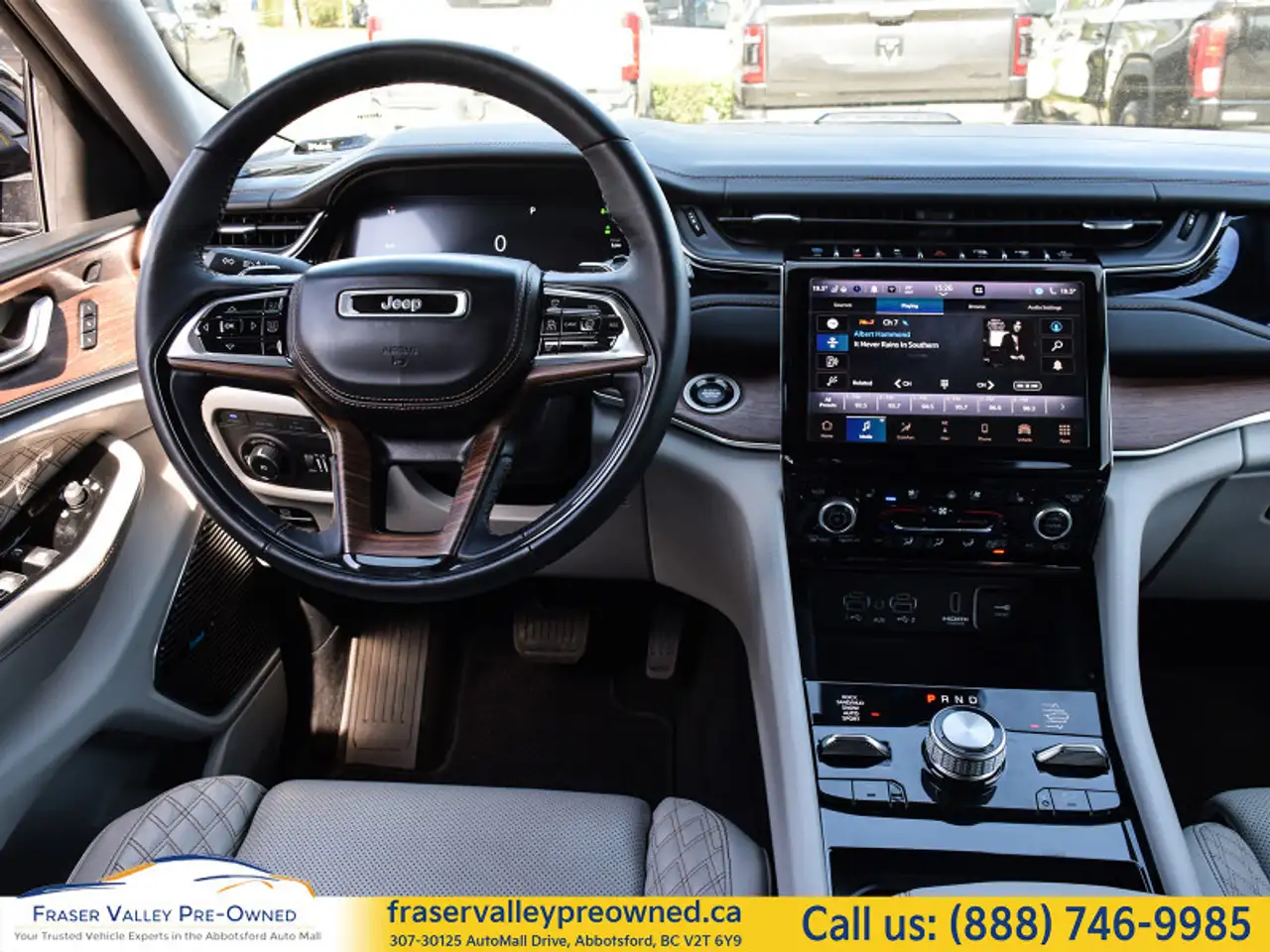 Jeep Grand Cherokee снимка Jeep Grand Cherokee