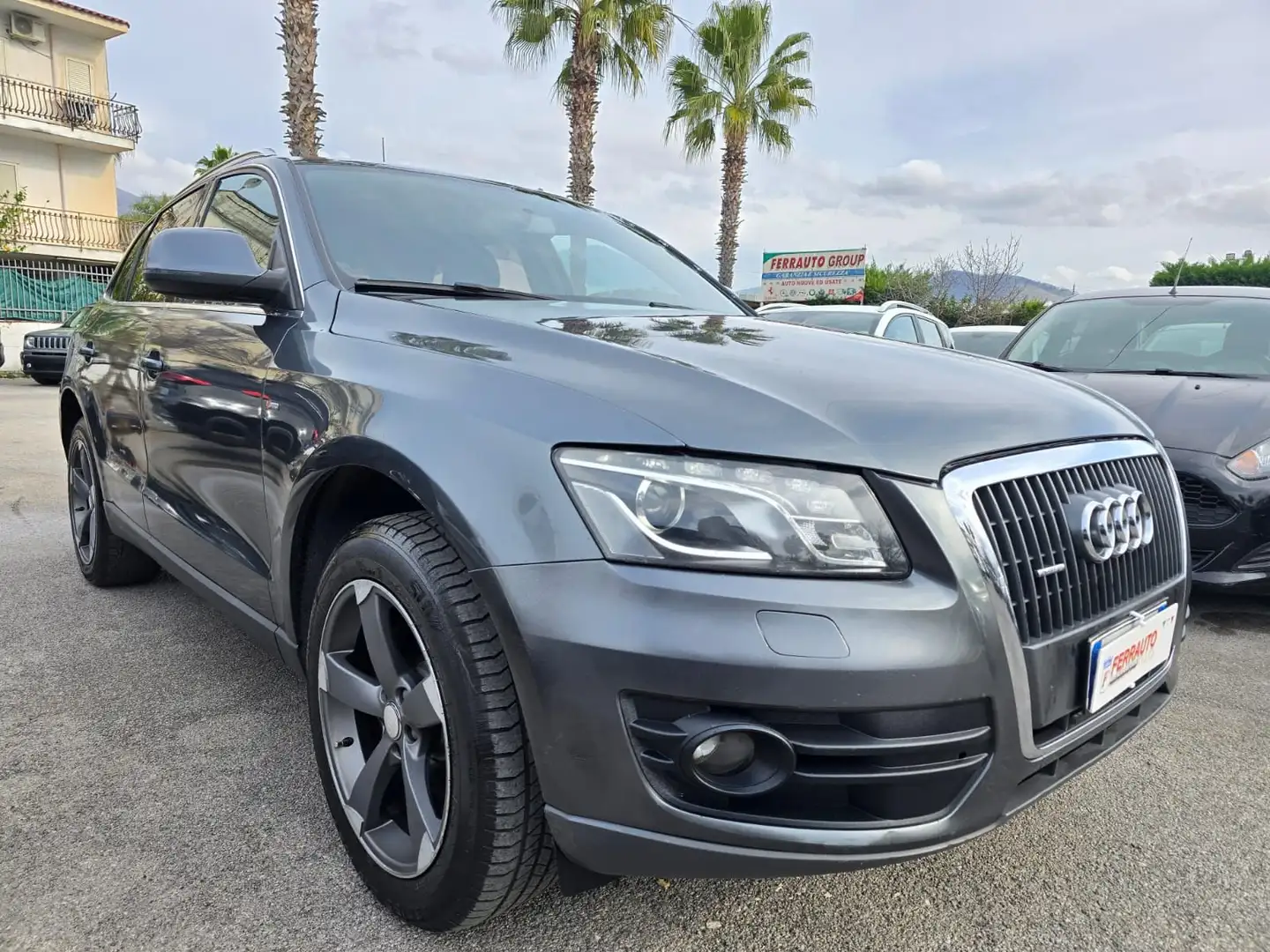 Audi Q5 Q5 2.0 TDI 170 CV quattro S-line Grijs - 2