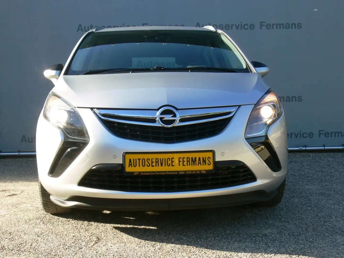 Opel Zafira Tourer 1.4 - 120 PK - Tourer - Airco - PDC -inklapbare Fi Grijs - 2