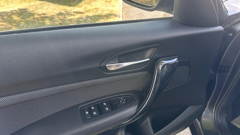 BMW 118 *i AUTO* NAVI* CLIM* CRUISE* 1 PROP* GARANTIE 12 MOIS* — photo 9