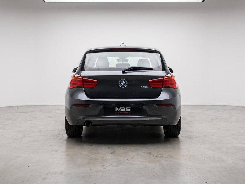 BMW 118 *i AUTO* NAVI* CLIM* CRUISE* 1 PROP* GARANTIE 12 MOIS* — photo 5