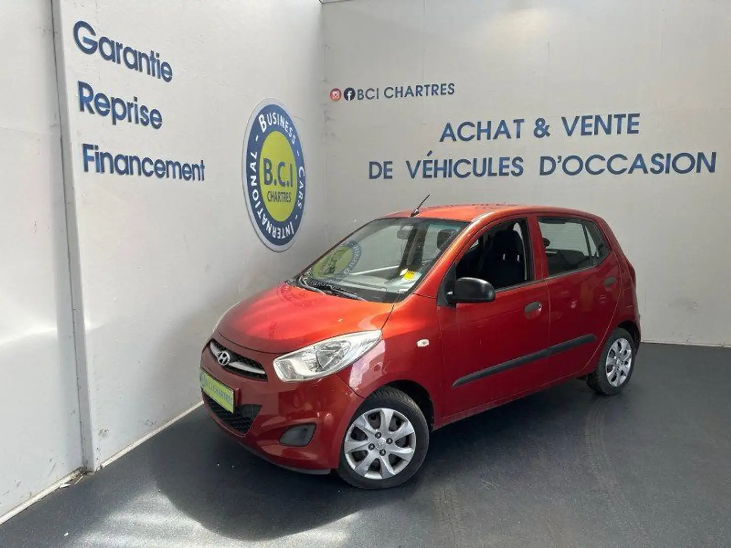 Hyundai i10 1.1 BASE Rojo - 1