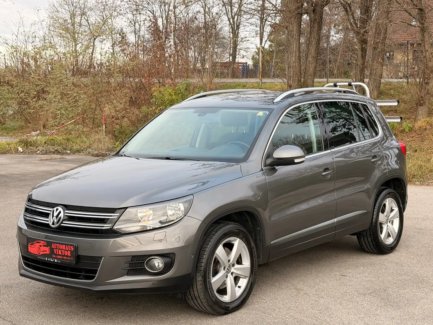 Volkswagen Tiguan Tiguan 2,0 TDI 2011 Sport*12 monate garantie* Grau - 1