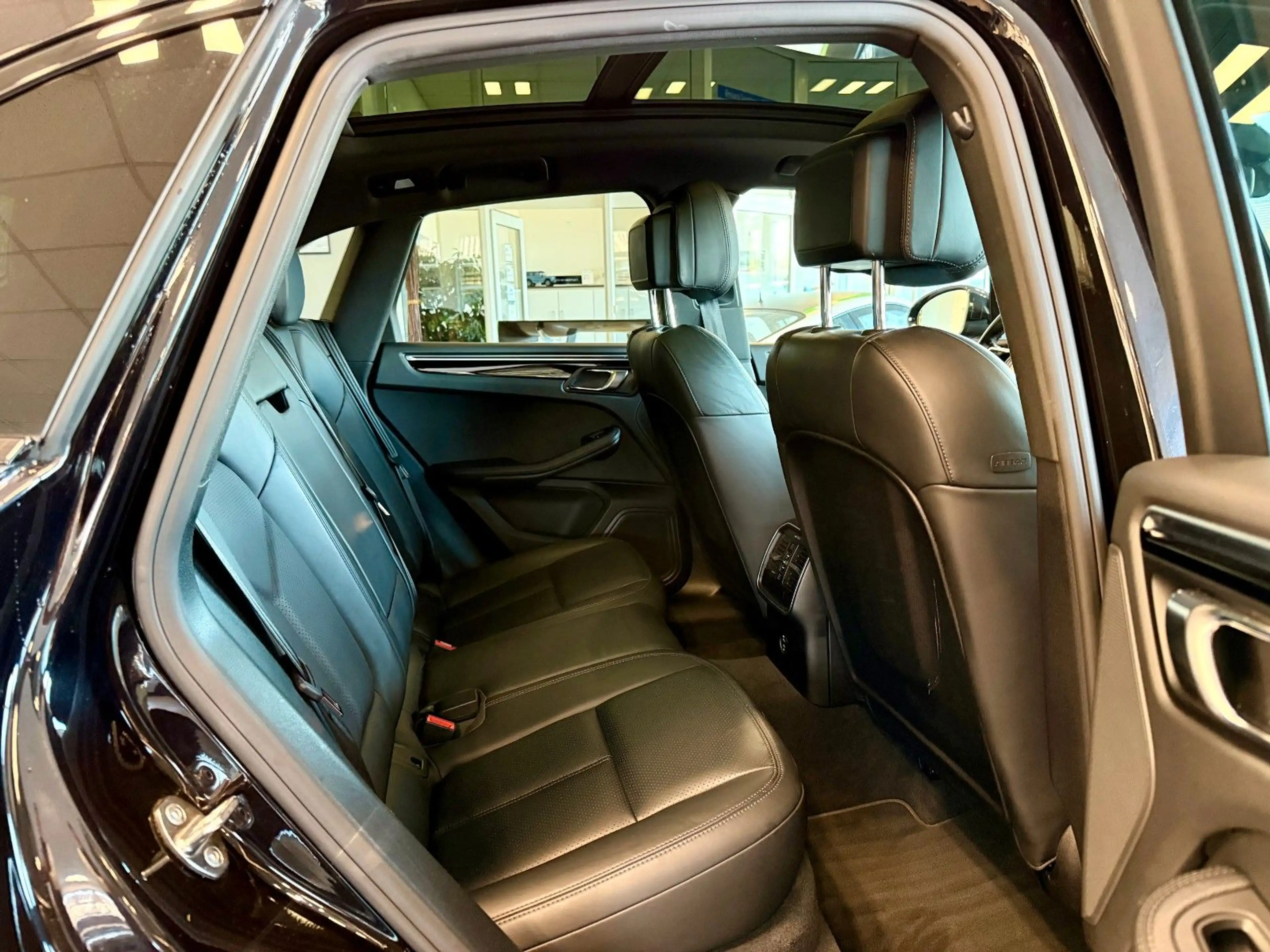 Porsche Macan S Panorama/Luftfederung/20Zoll/BOSE — photo 11