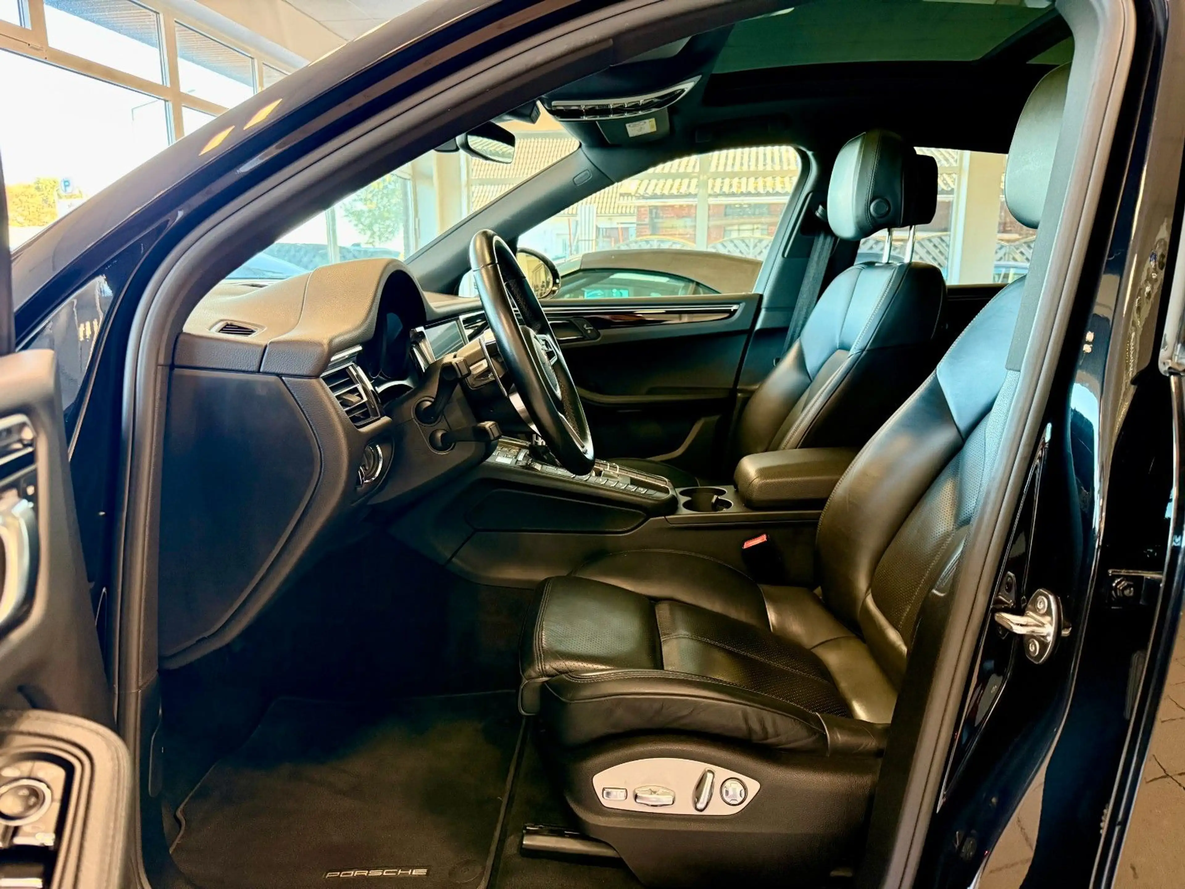 Porsche Macan S Panorama/Luftfederung/20Zoll/BOSE — photo 8