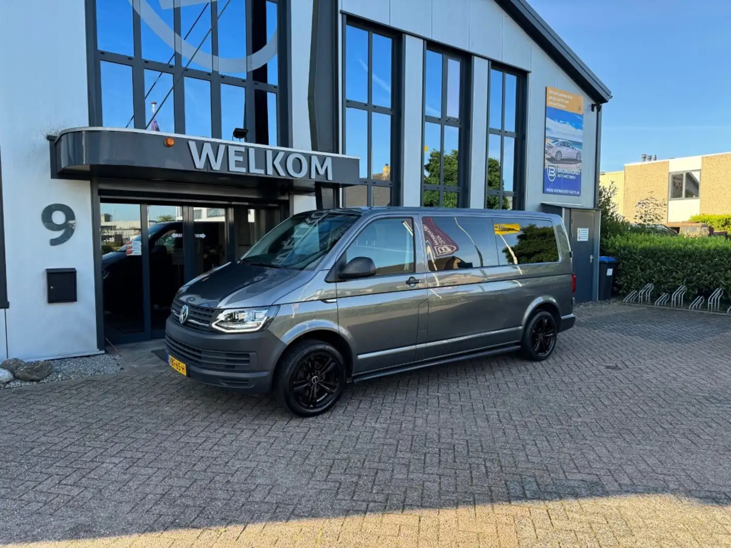 Volkswagen Transporter 2.0 TDI Dubbele Cabine DC Lang L2 6-pers, Navi, PD Grijs - 2