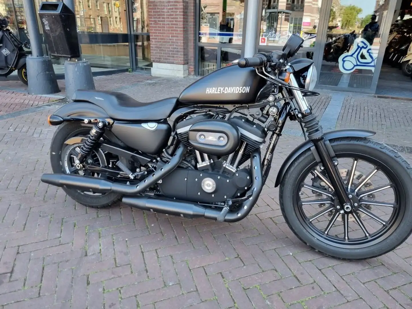 Harley-Davidson XL 883 883N IRON Negro - 1